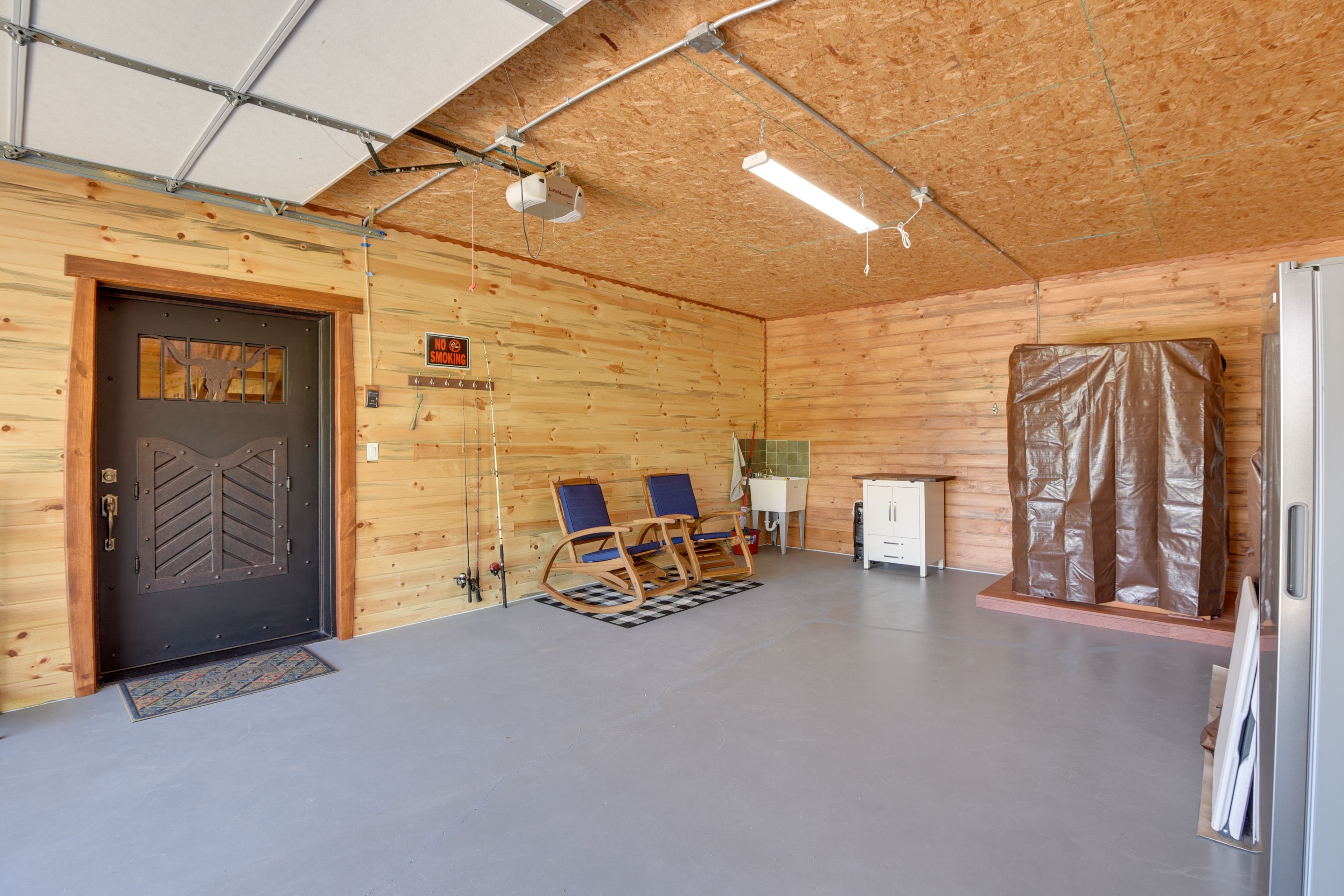 Cabin Exterior | Garage