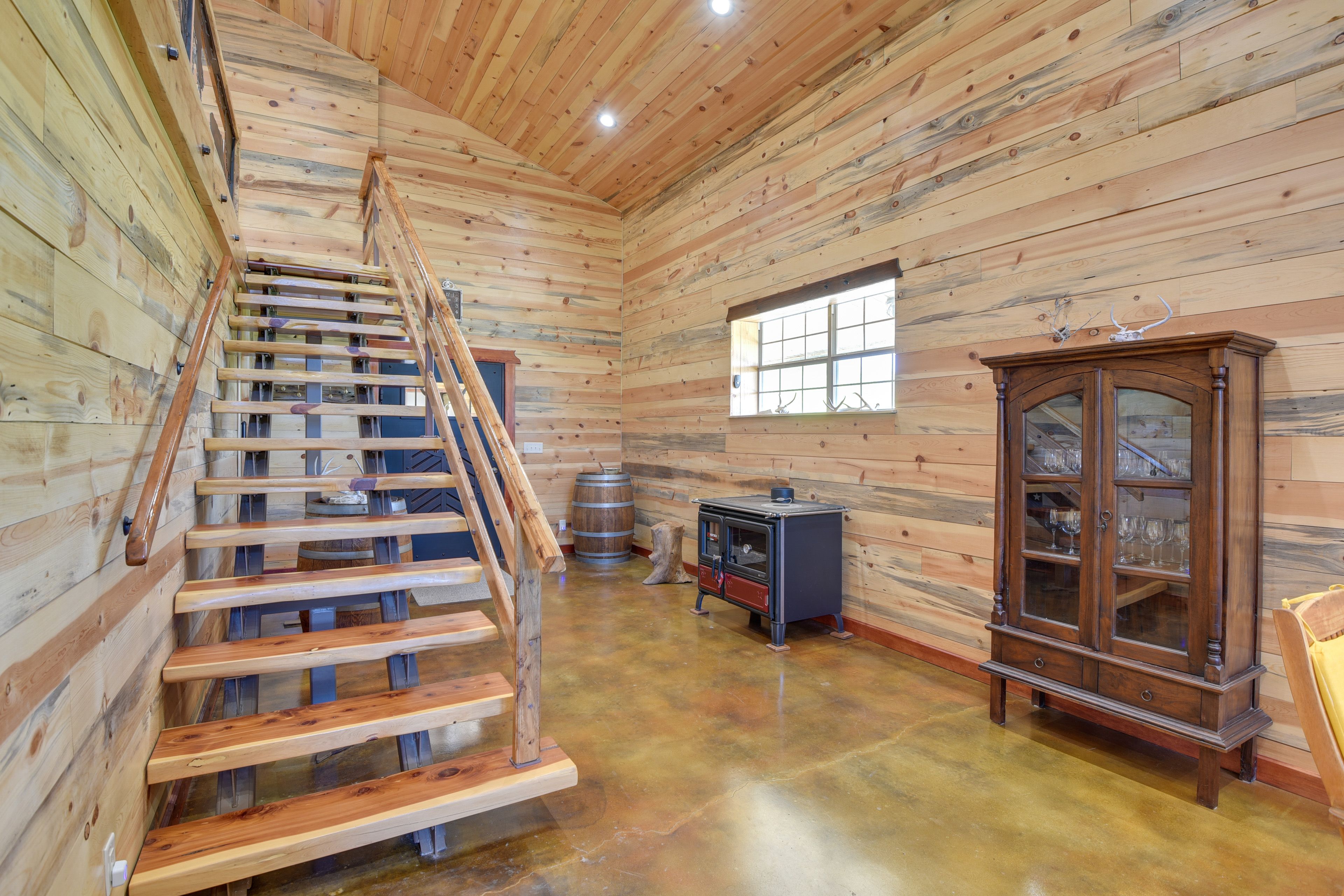 2nd Floor Access