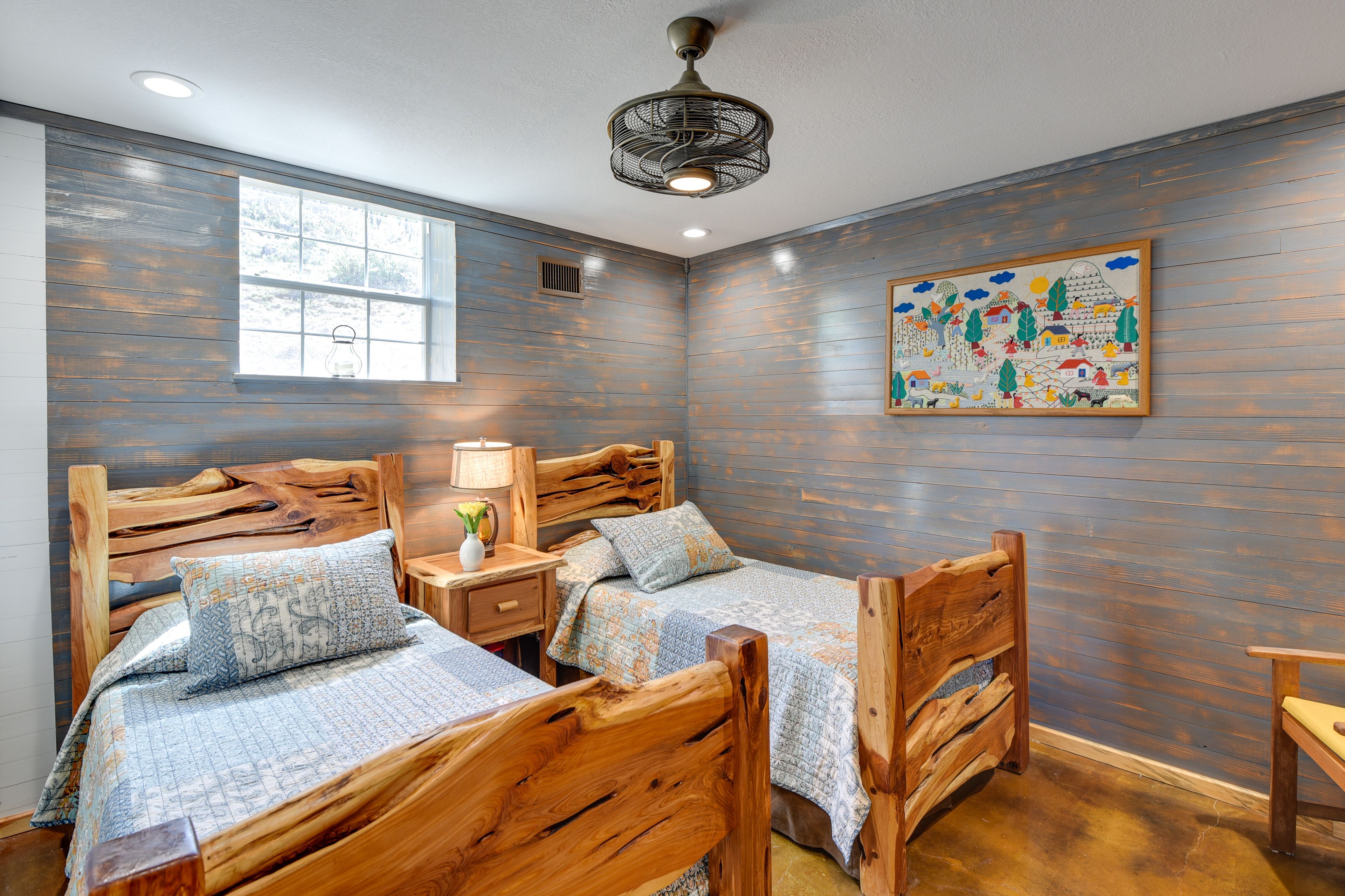 Bedroom 2 | 2 Twin Beds | 1st Floor