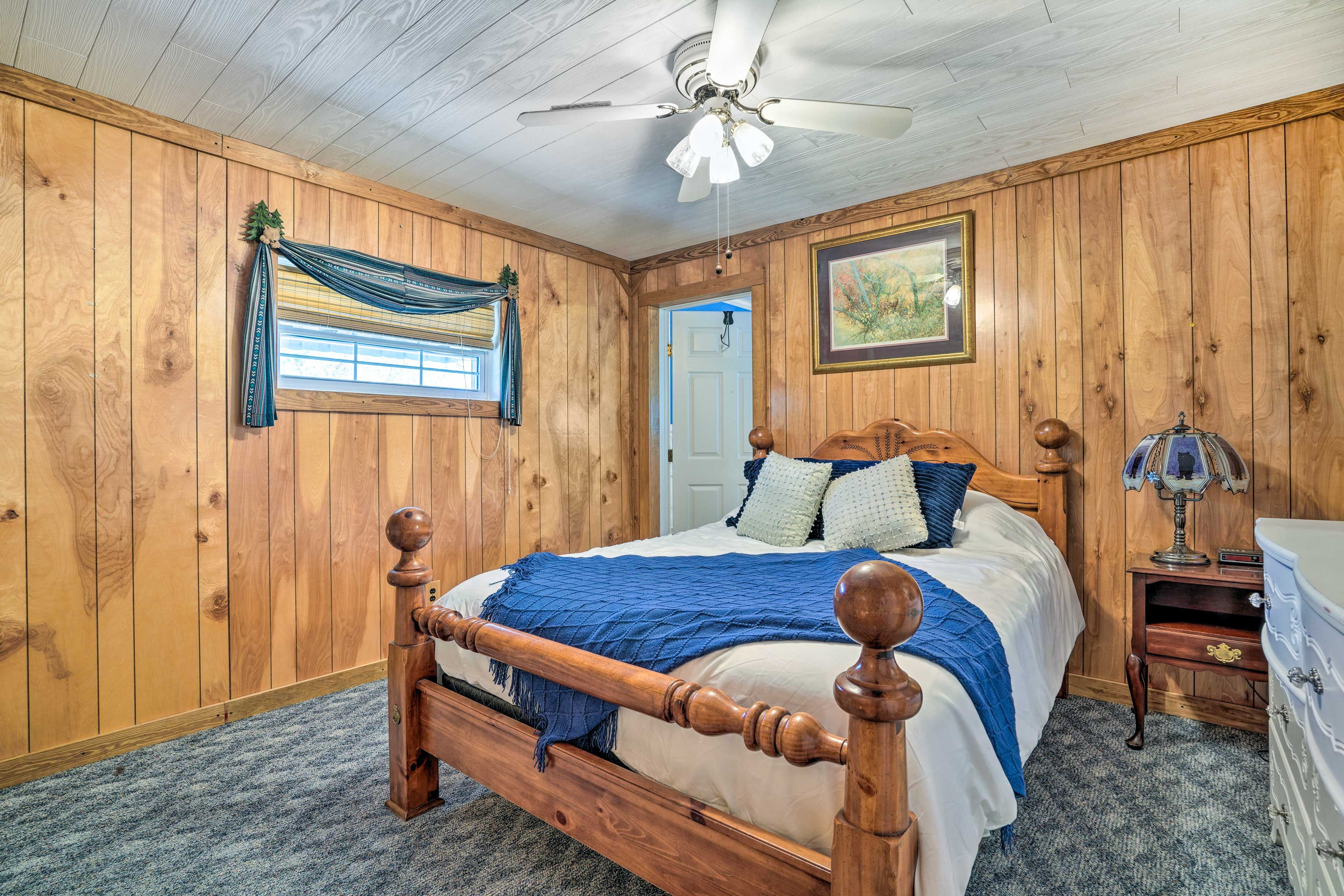 Bedroom 2 | Main Level | Queen Bed