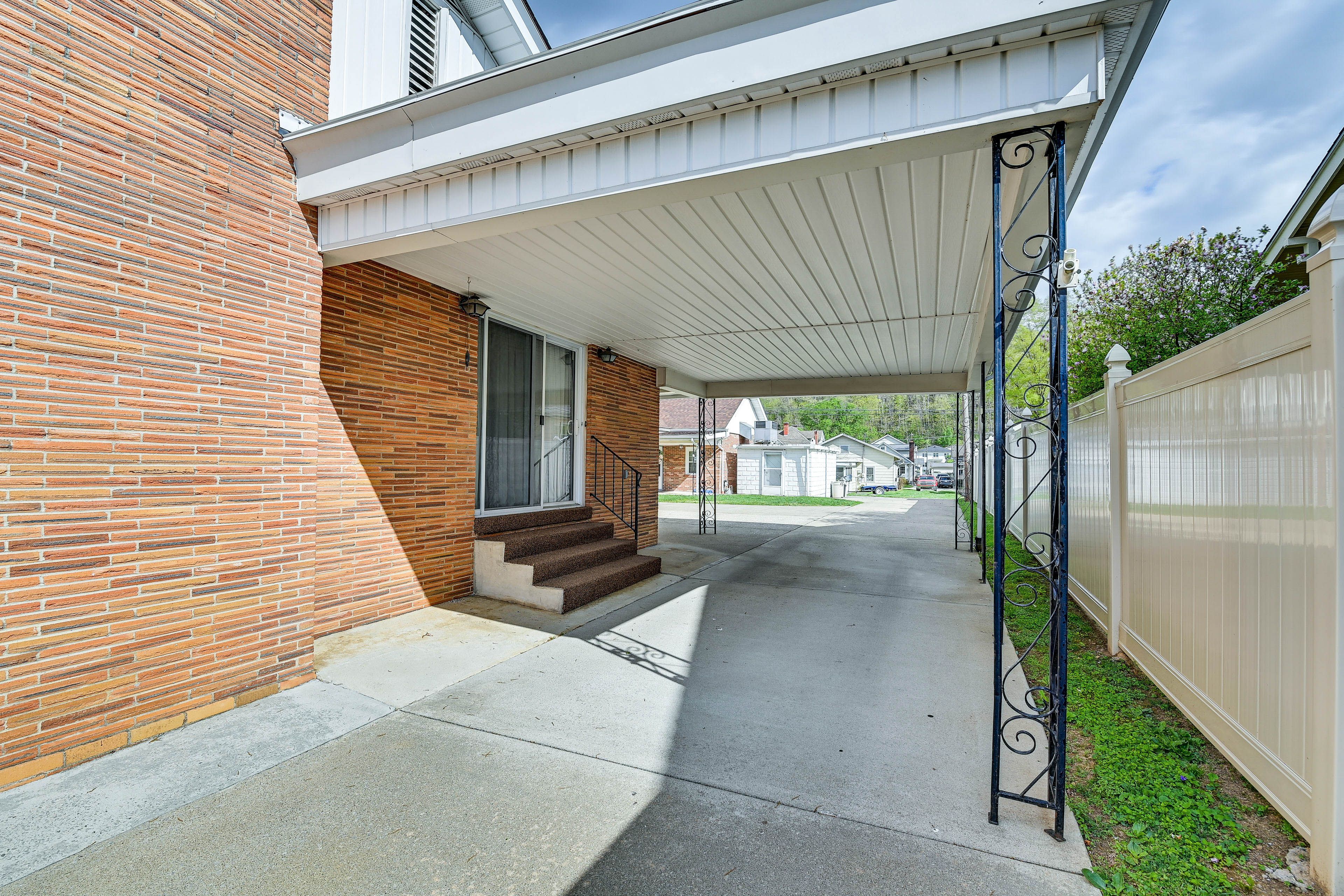 Parking | Carport (1 Vehicle) | Driveway (2 Vehicles)