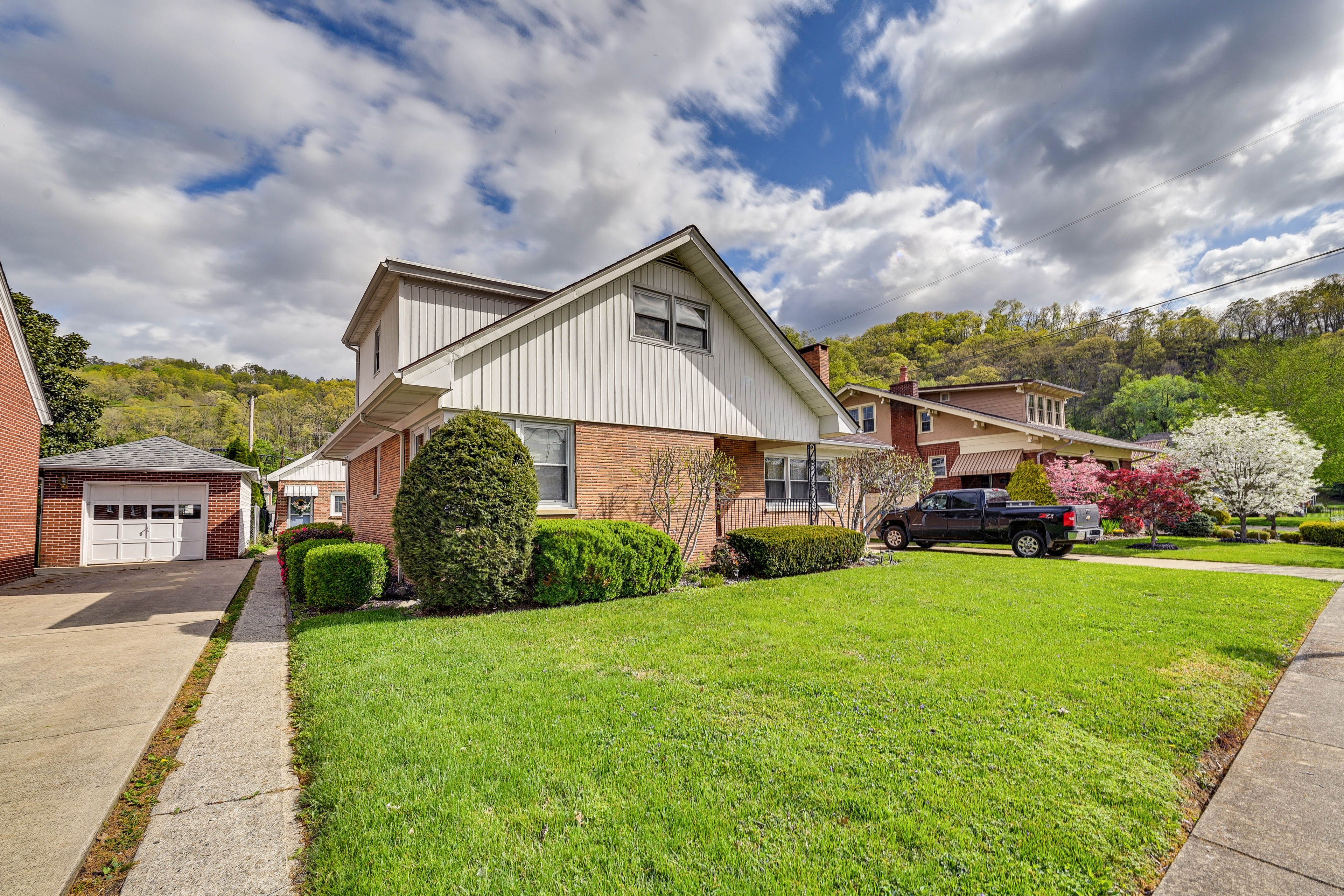 House Exterior | 2-Story Home