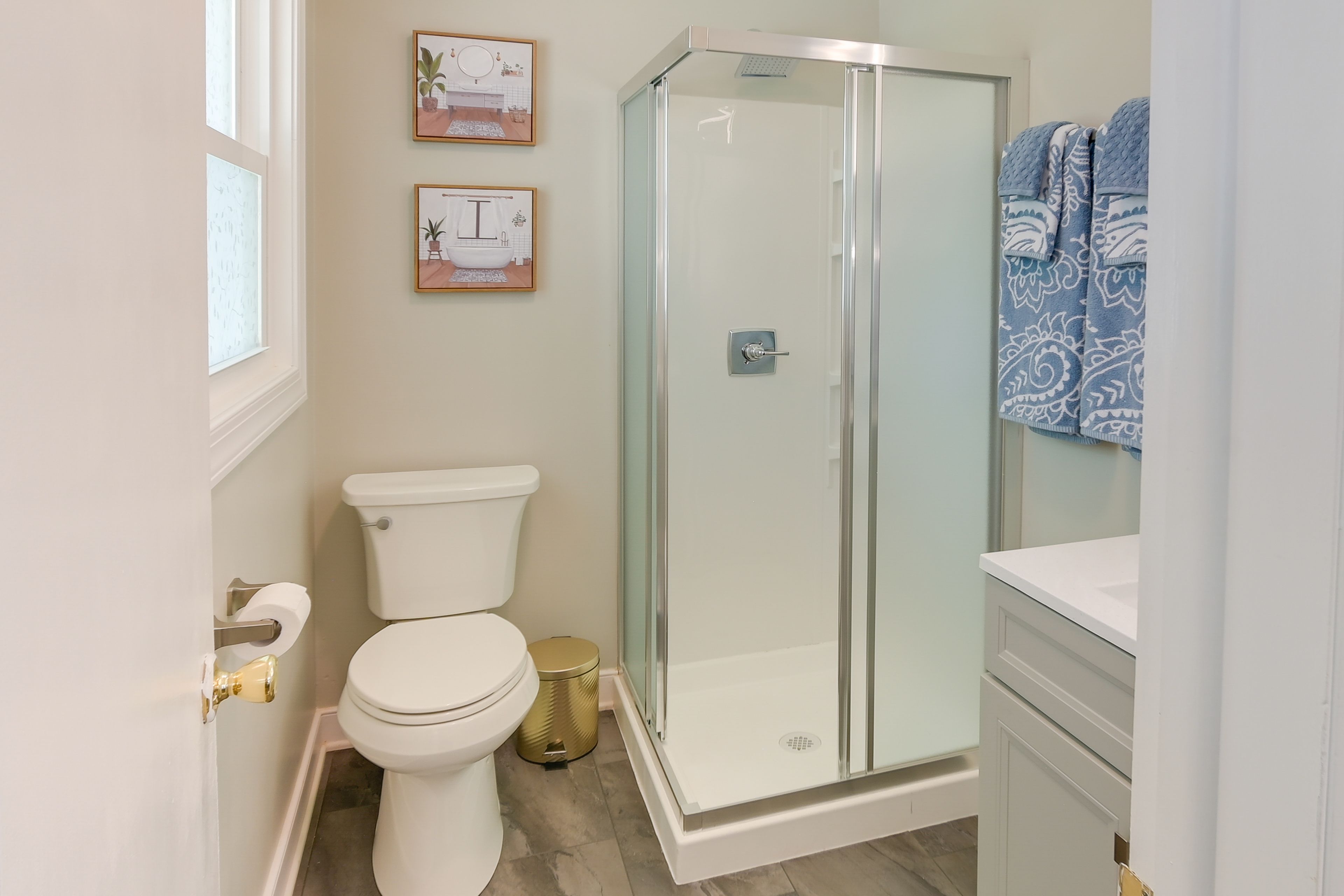 En-Suite Bathroom | Towels Provided