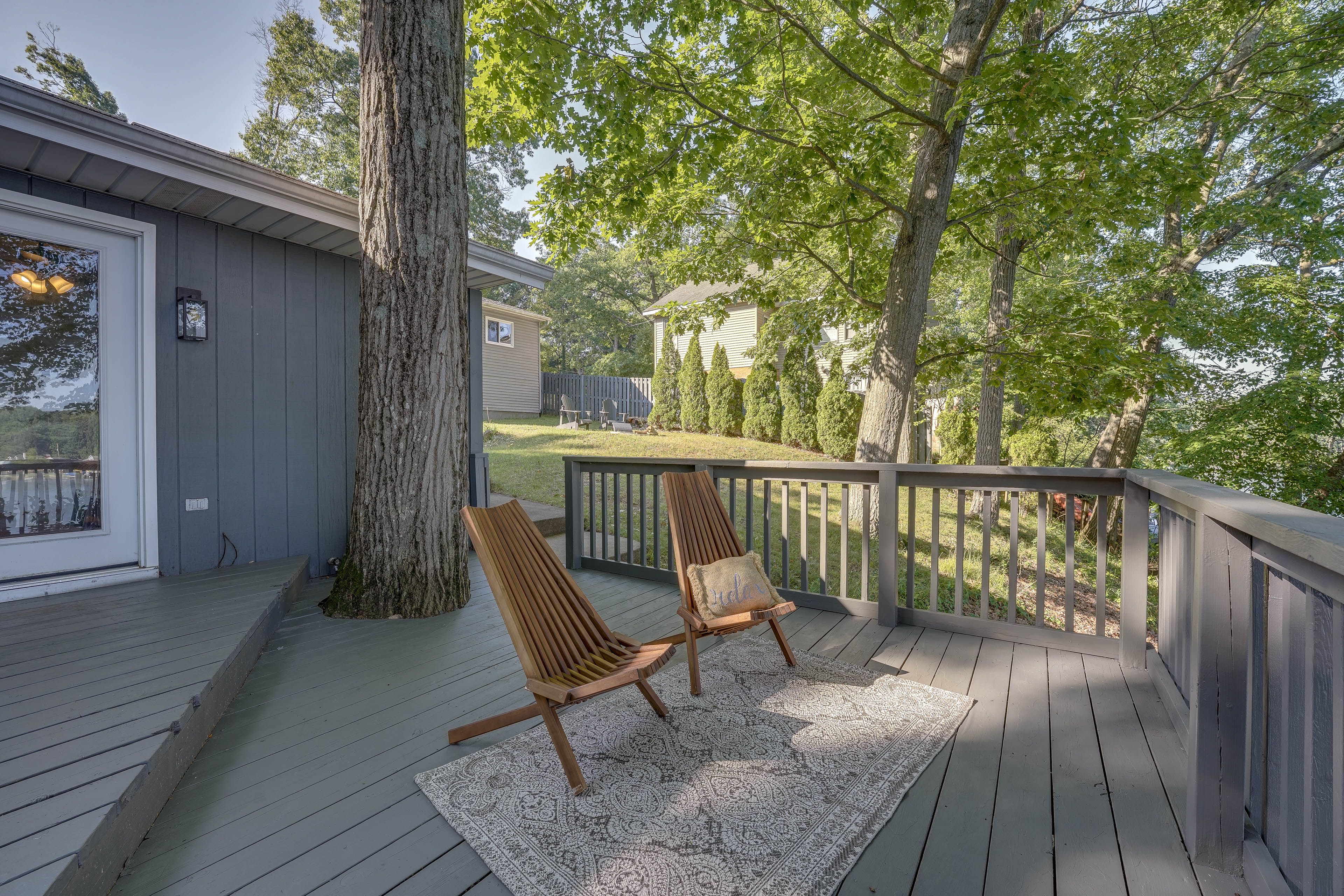 Deck | Charcoal Grill