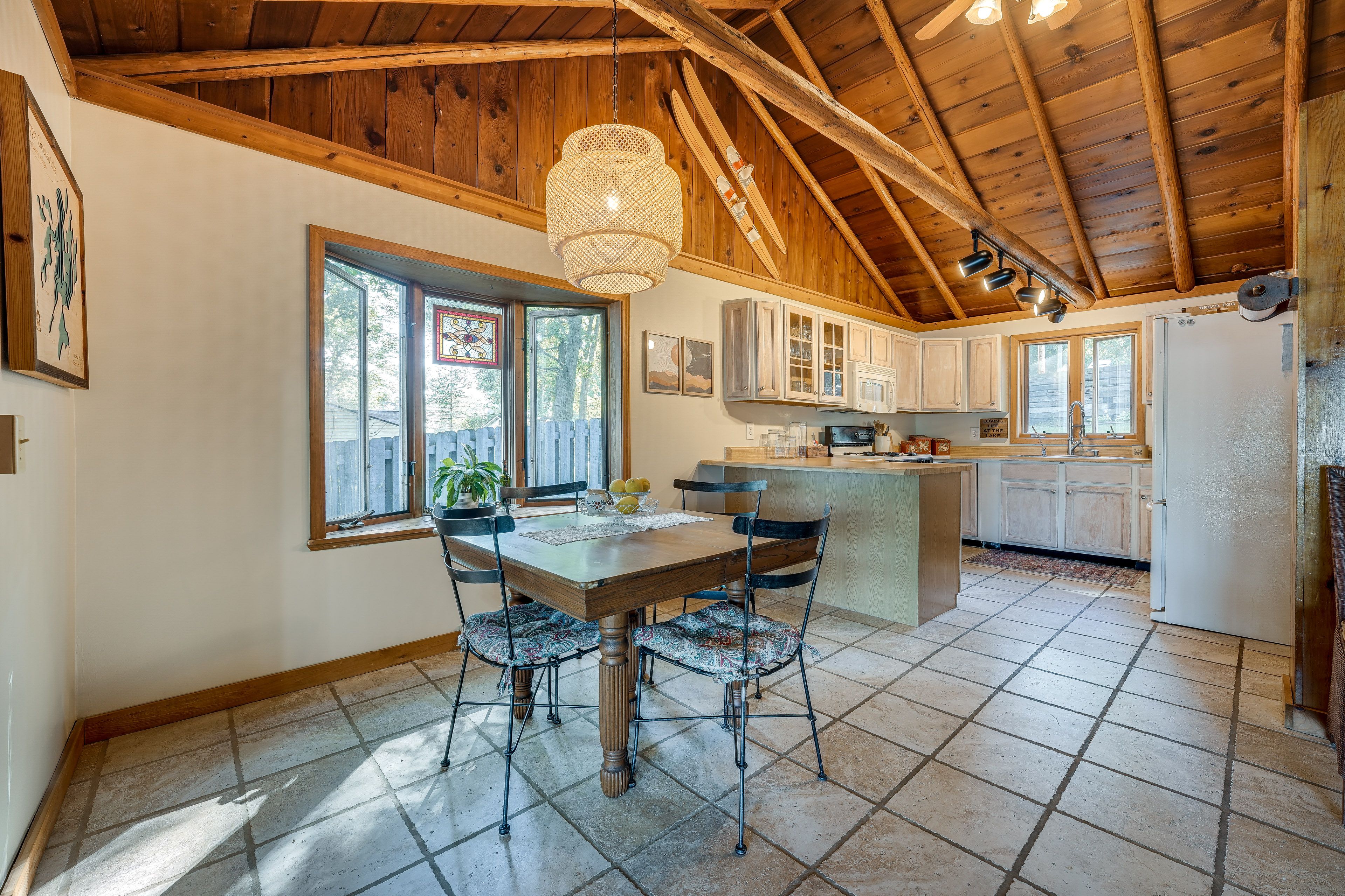 Dining Area | Dishware Provided | Central Heat & A/C