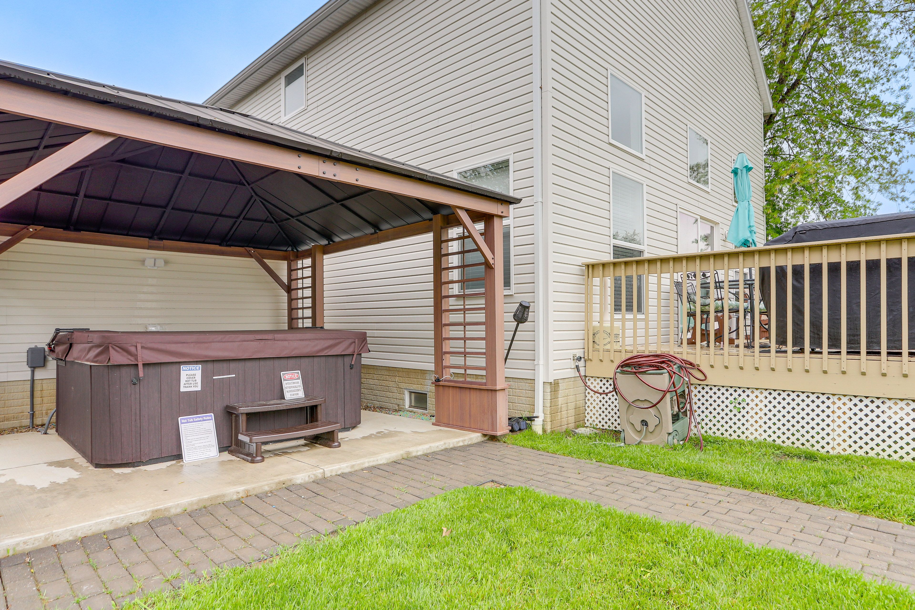 Patio | Hot Tub