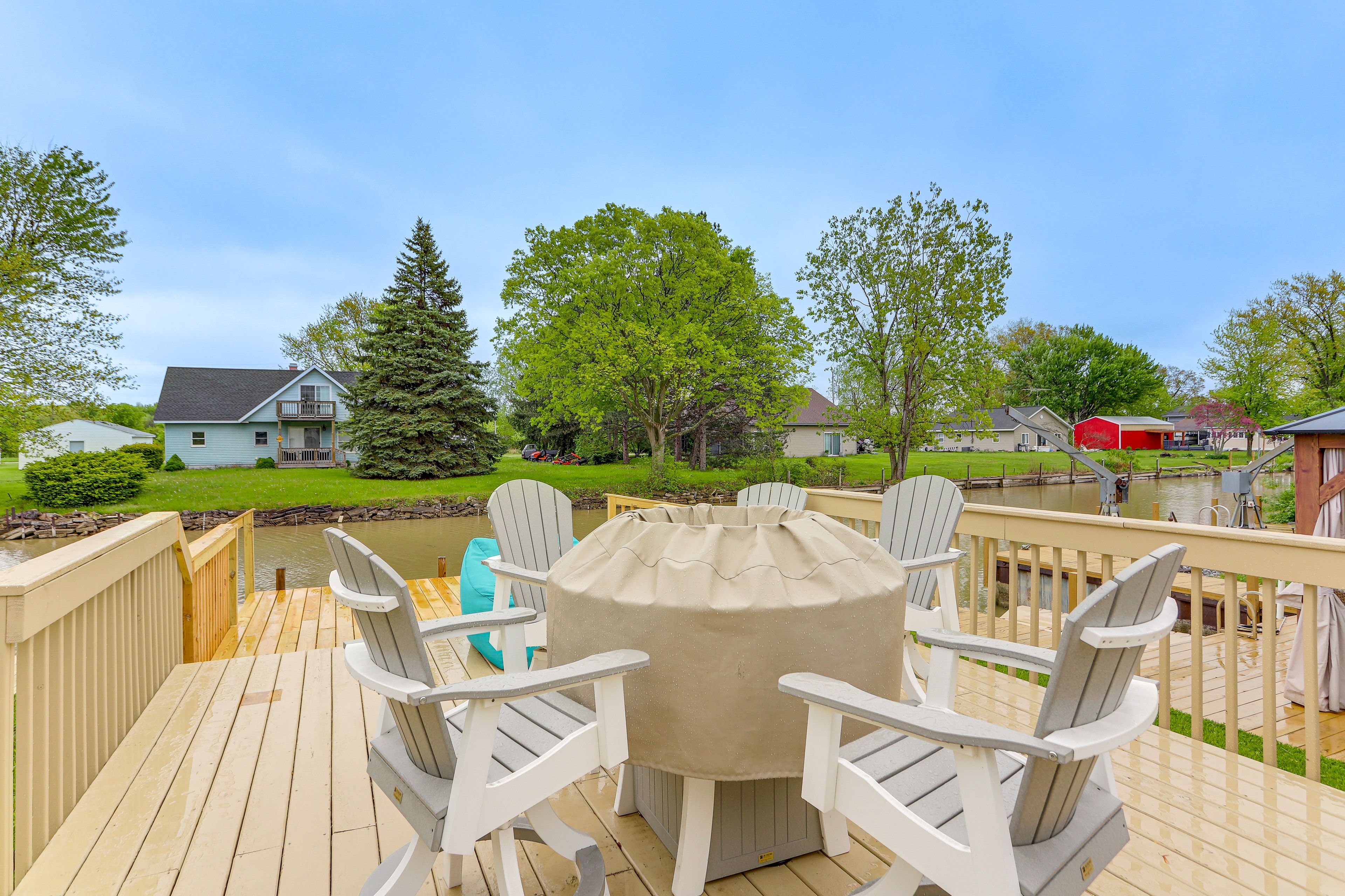 Furnished Deck | Fire Pit