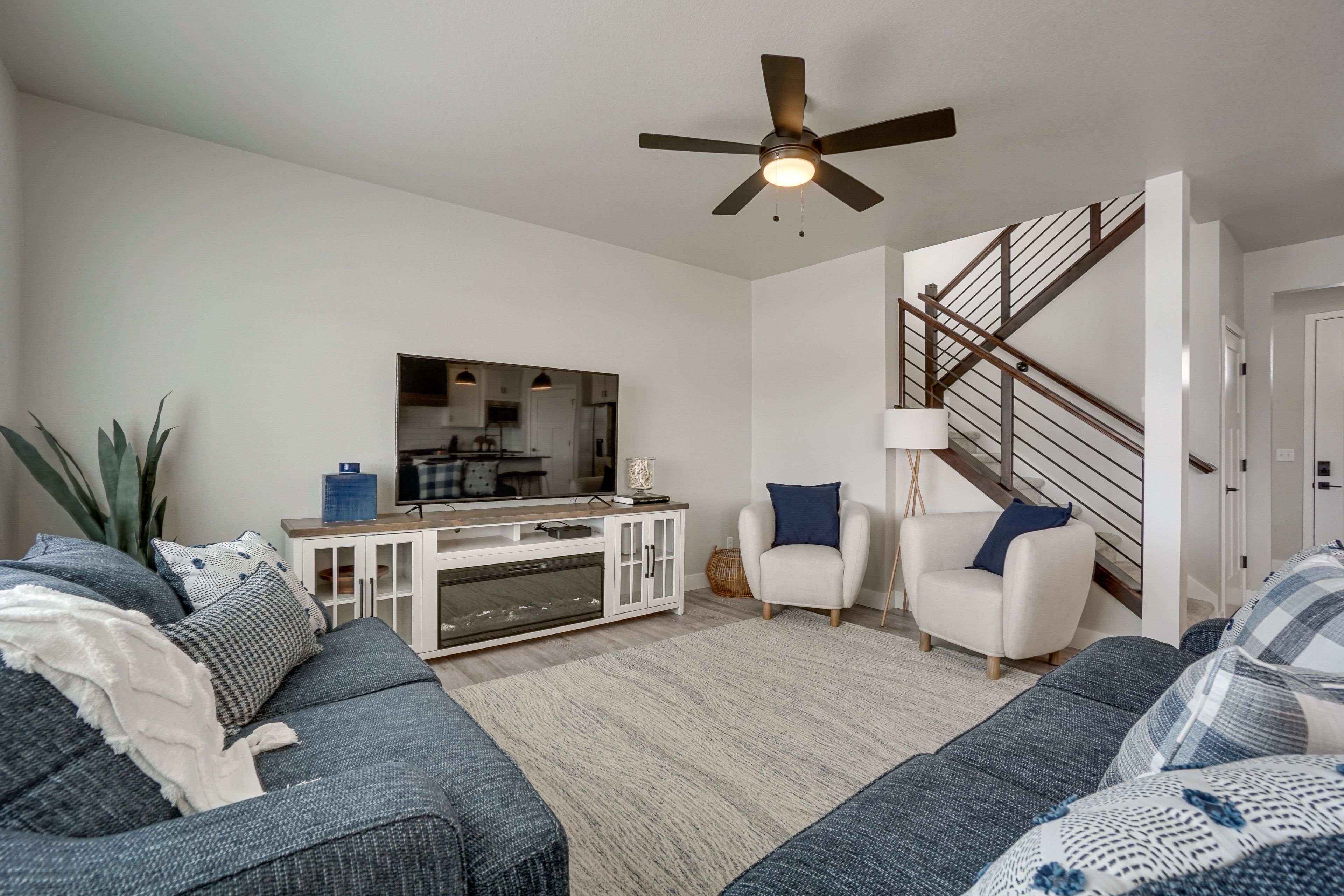Living Room | Free WiFi | Central Heat & A/C
