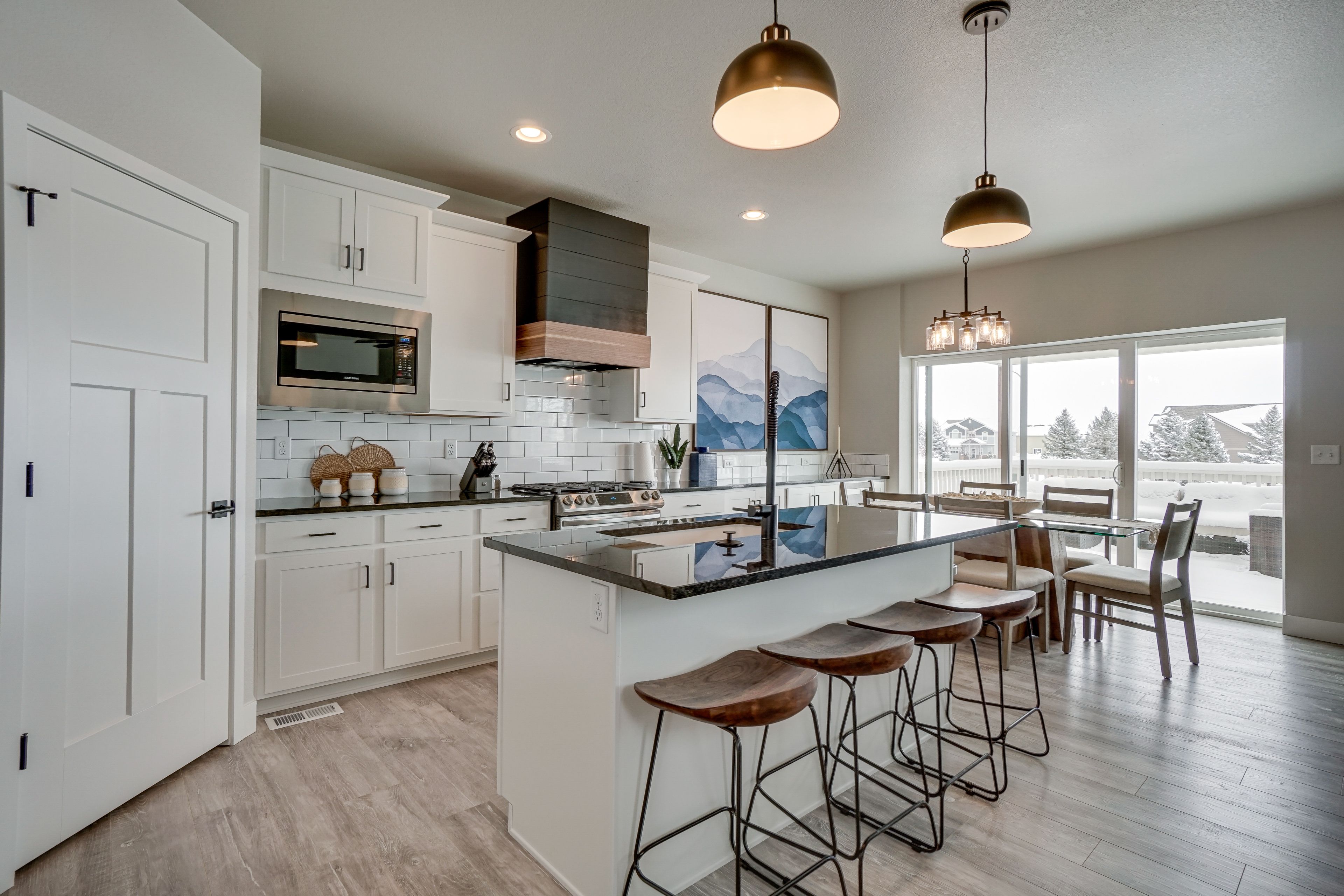 Kitchen | Blender | Slow Cooker | Toaster | Trash Bags & Paper Towels Provided