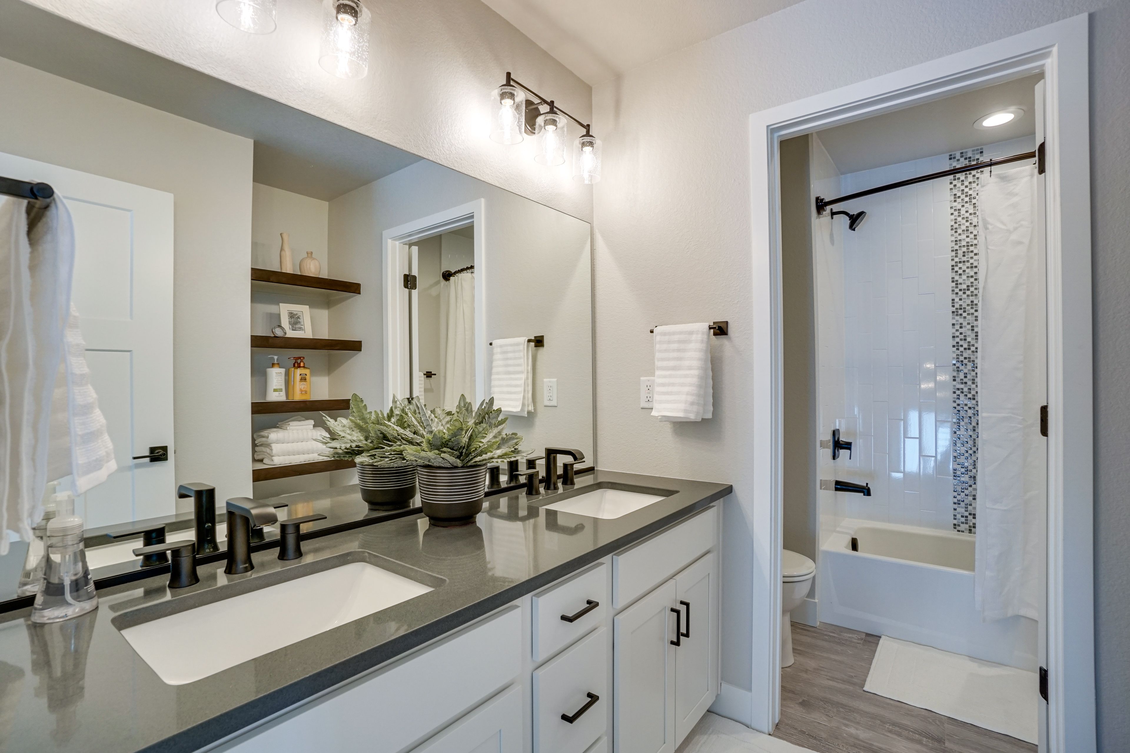 Full Bathroom | Hair Dryer