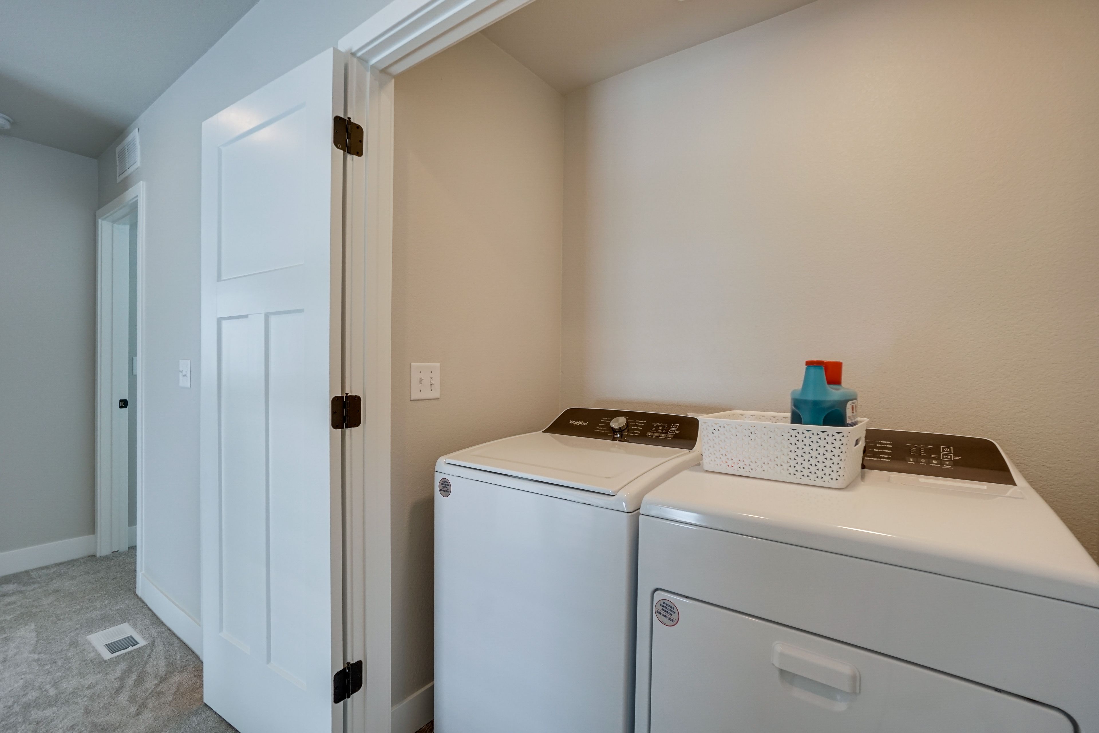 Washer & Dryer | Linens Provided