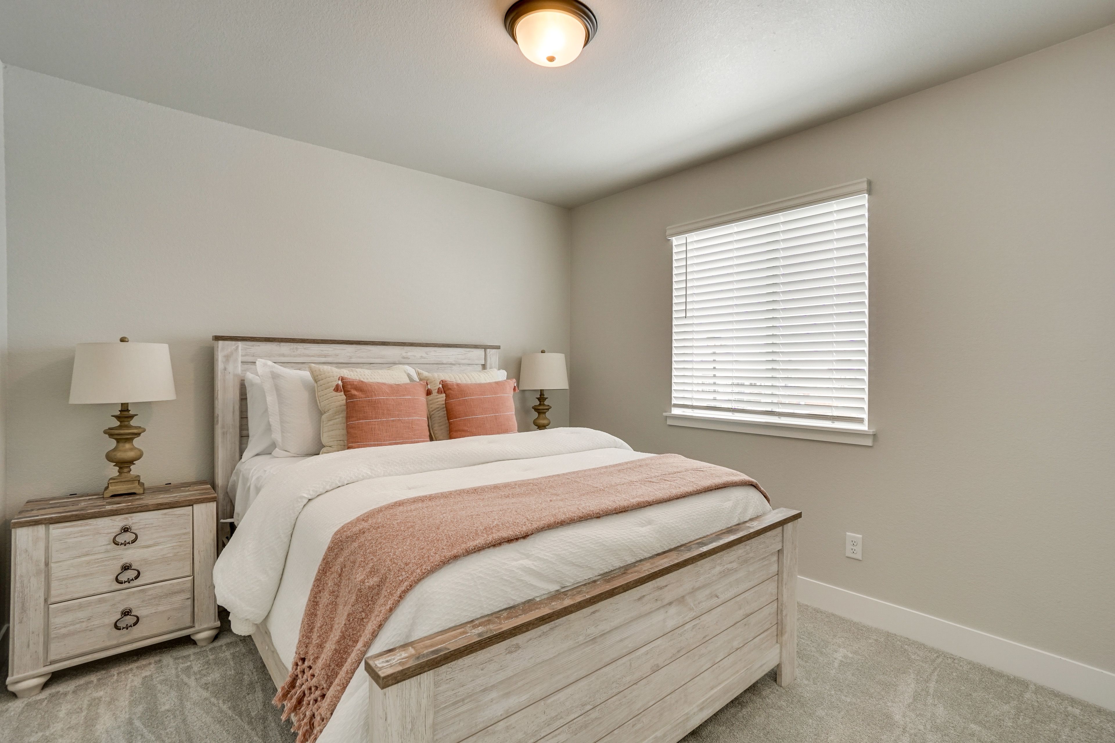 Bedroom 2 | Queen Bed