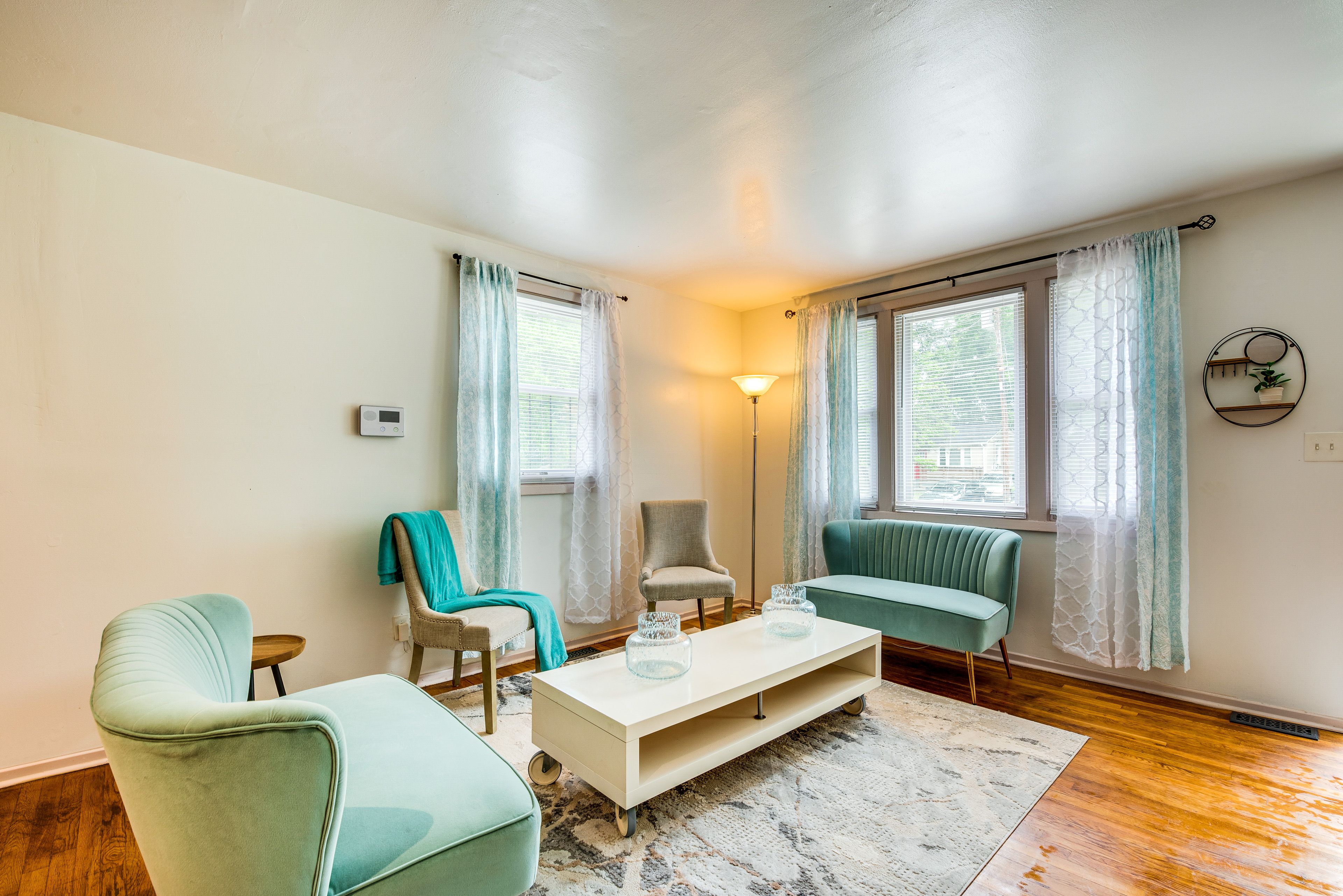 Living Area | Smart TV w/ Cable