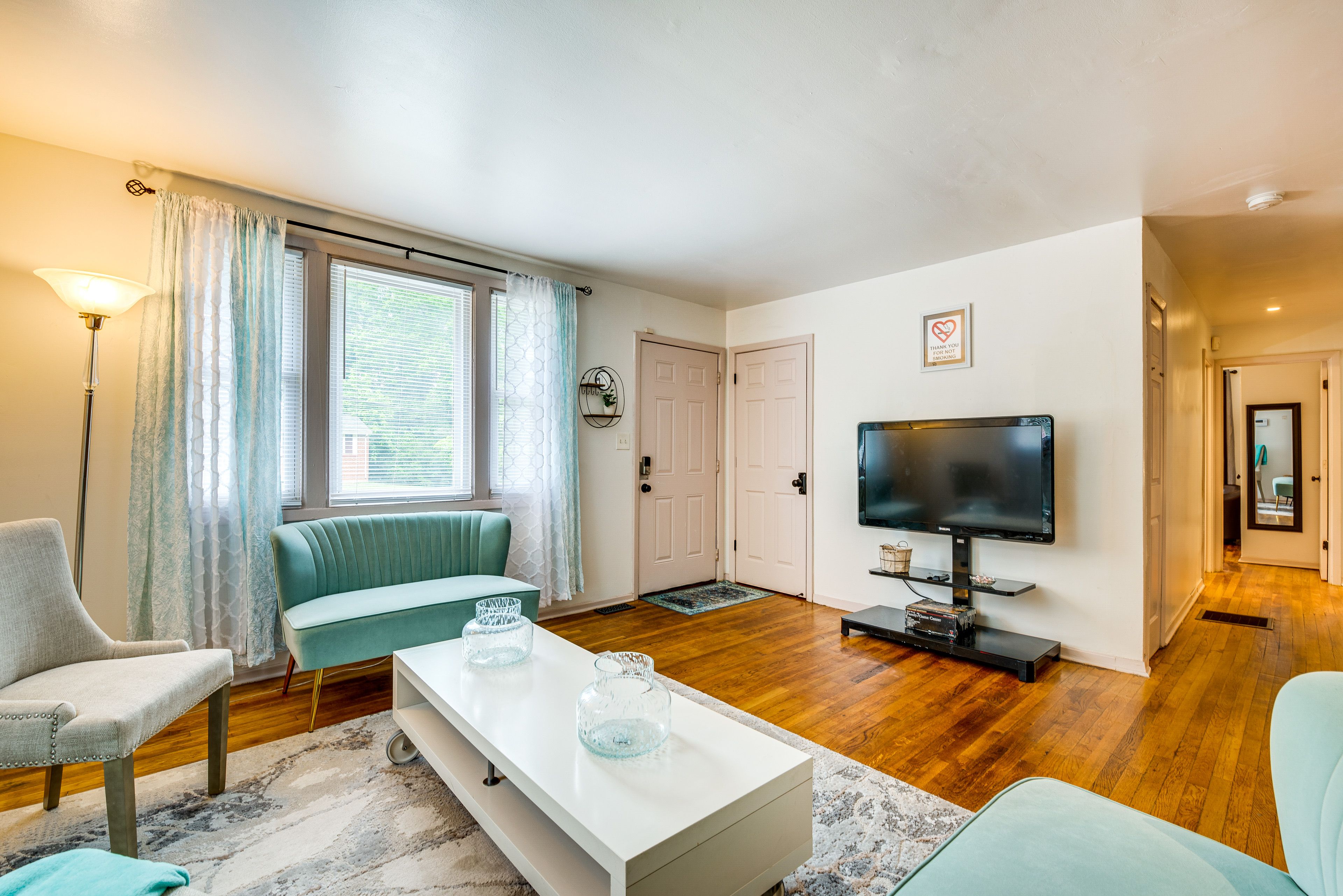 Atlanta Vacation Rental | 3BR | 1BA | 3 Entry Steps | 1,000 Sq Ft