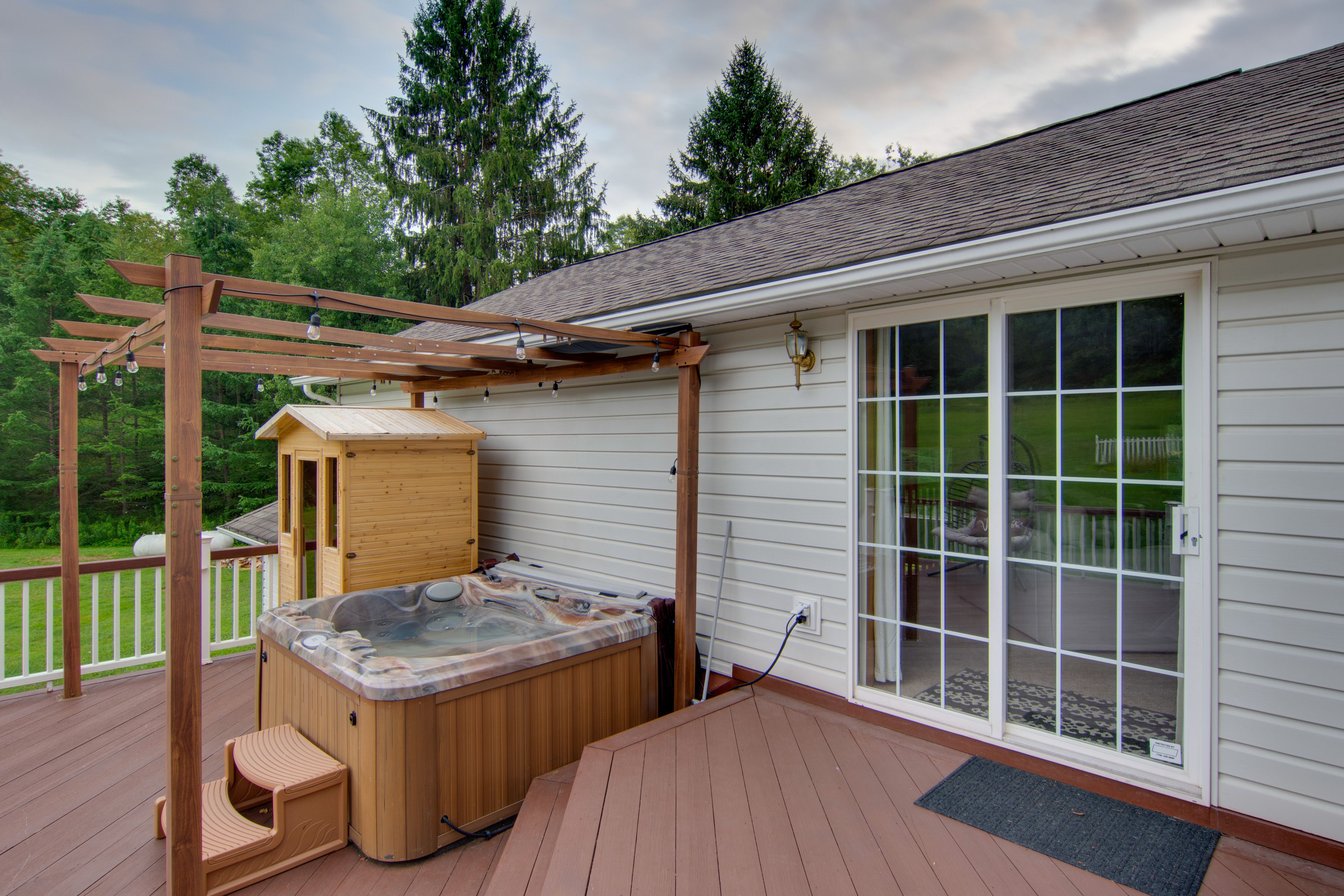 Home Exterior | Private Hot Tub | Sauna