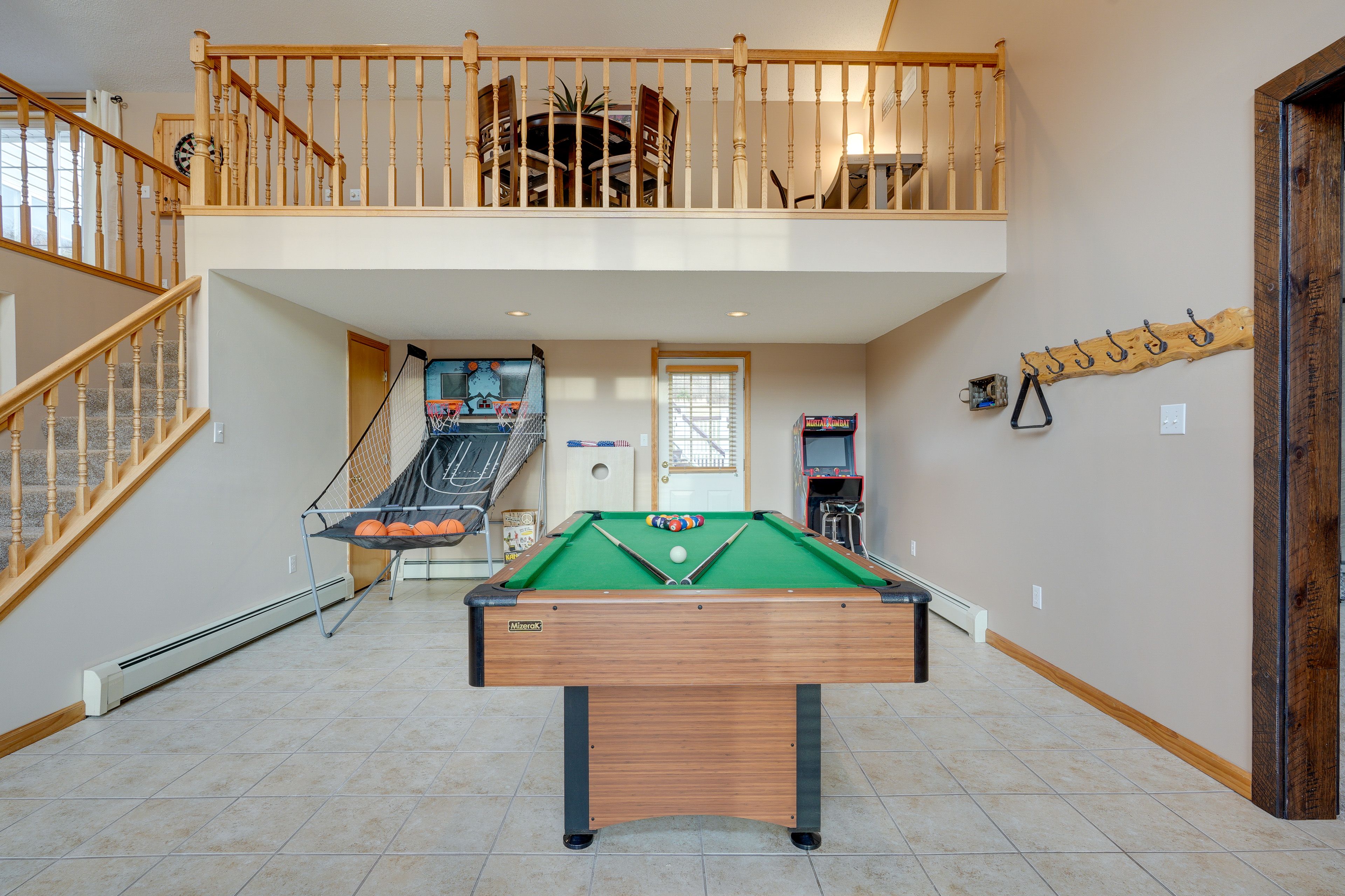Game Room | Full Sleeper Sofa | In-Unit Laundry | Basketball Hoop Game