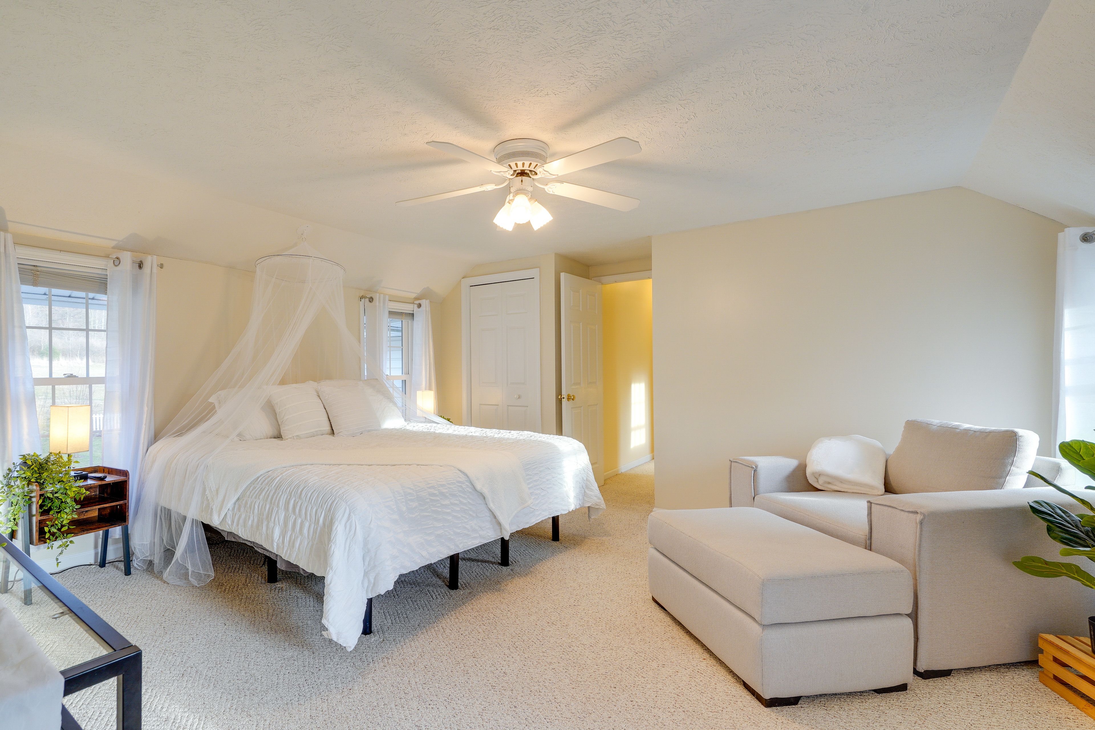 Bedroom 1 | King Bed | En-Suite Bathroom | Stairs Required