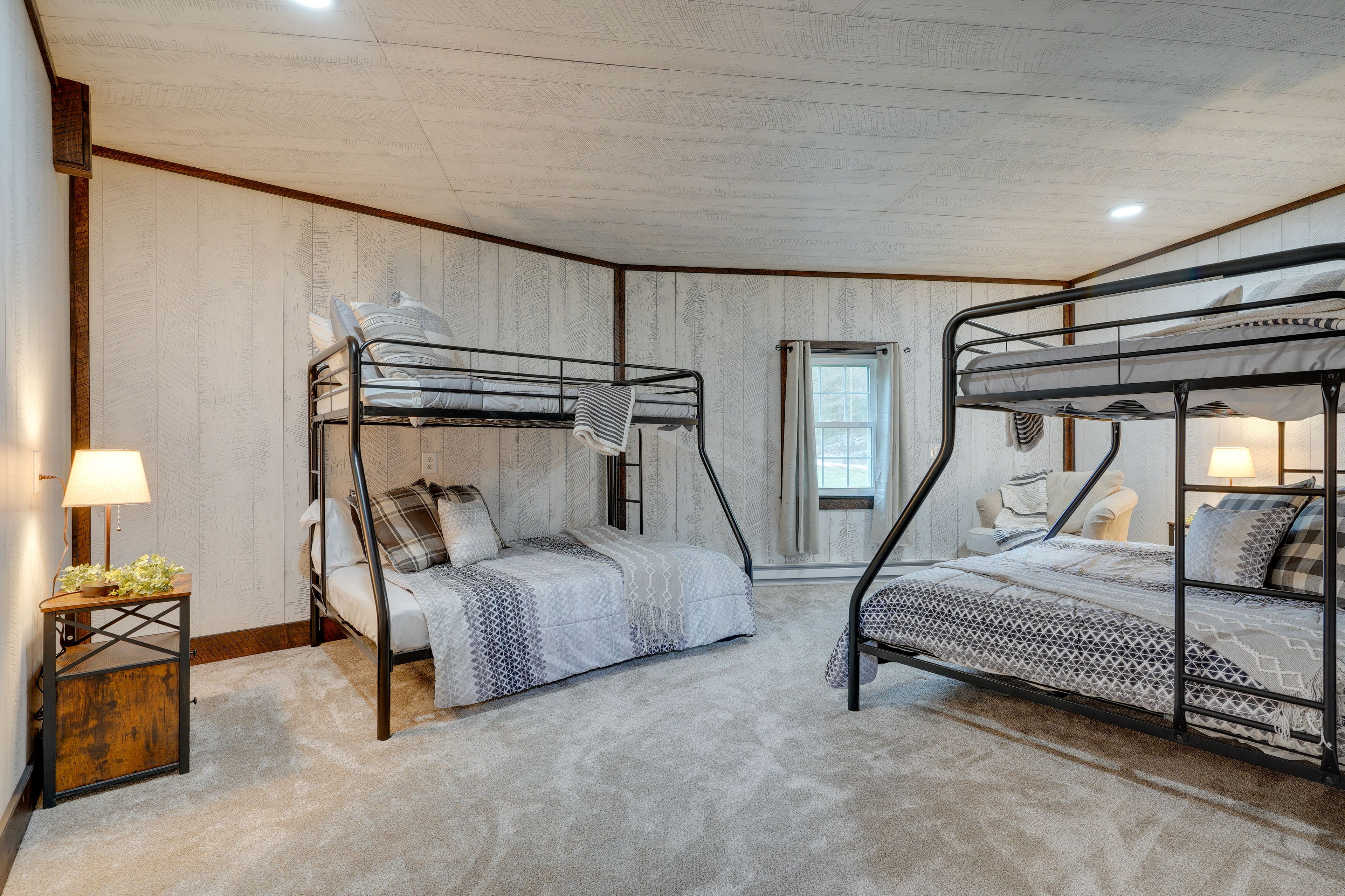 Bedroom 4 | 2 Twin/Full Bunk Beds