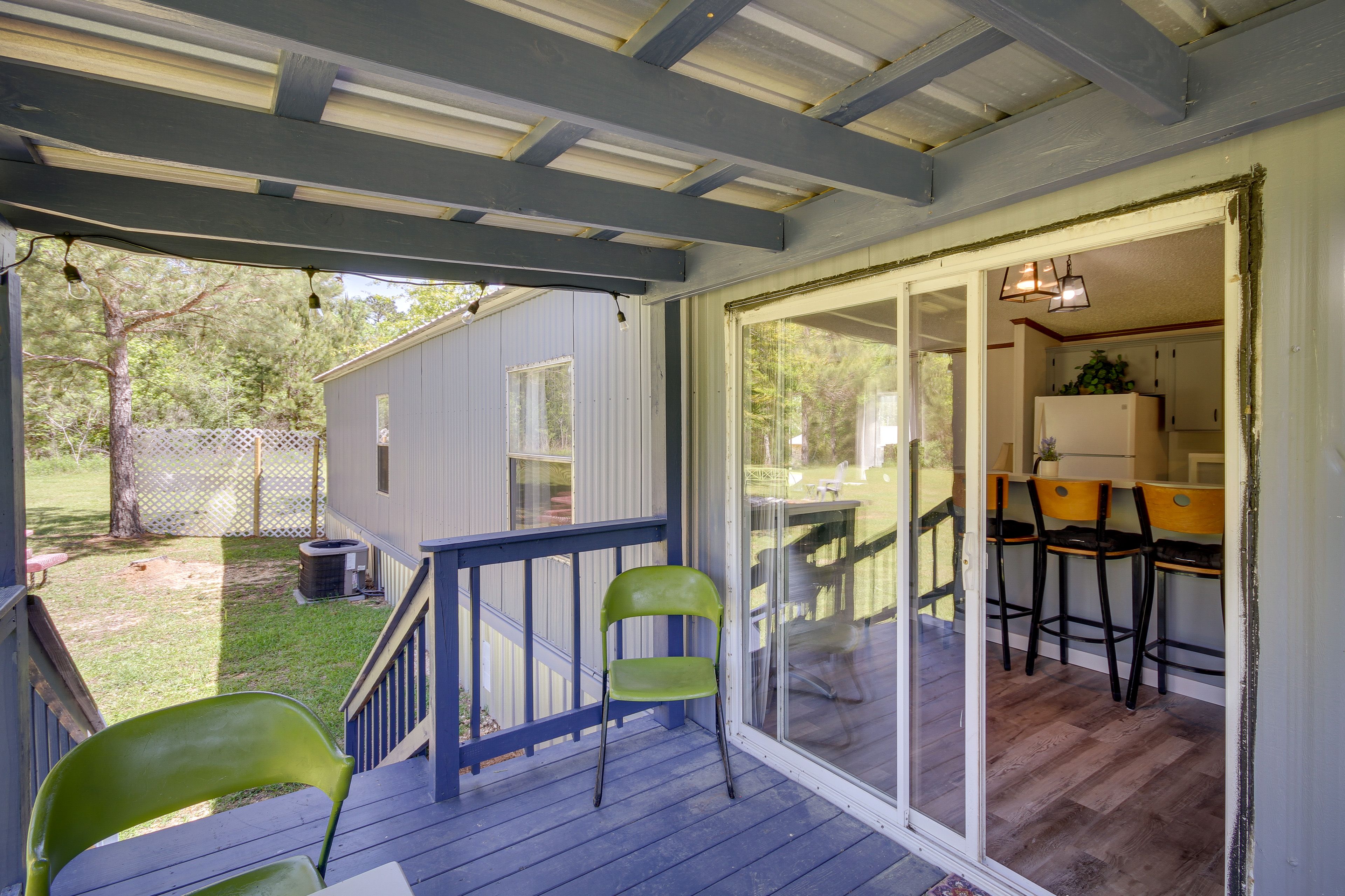 Back Deck | Outdoor Dining Area | Fire Pit