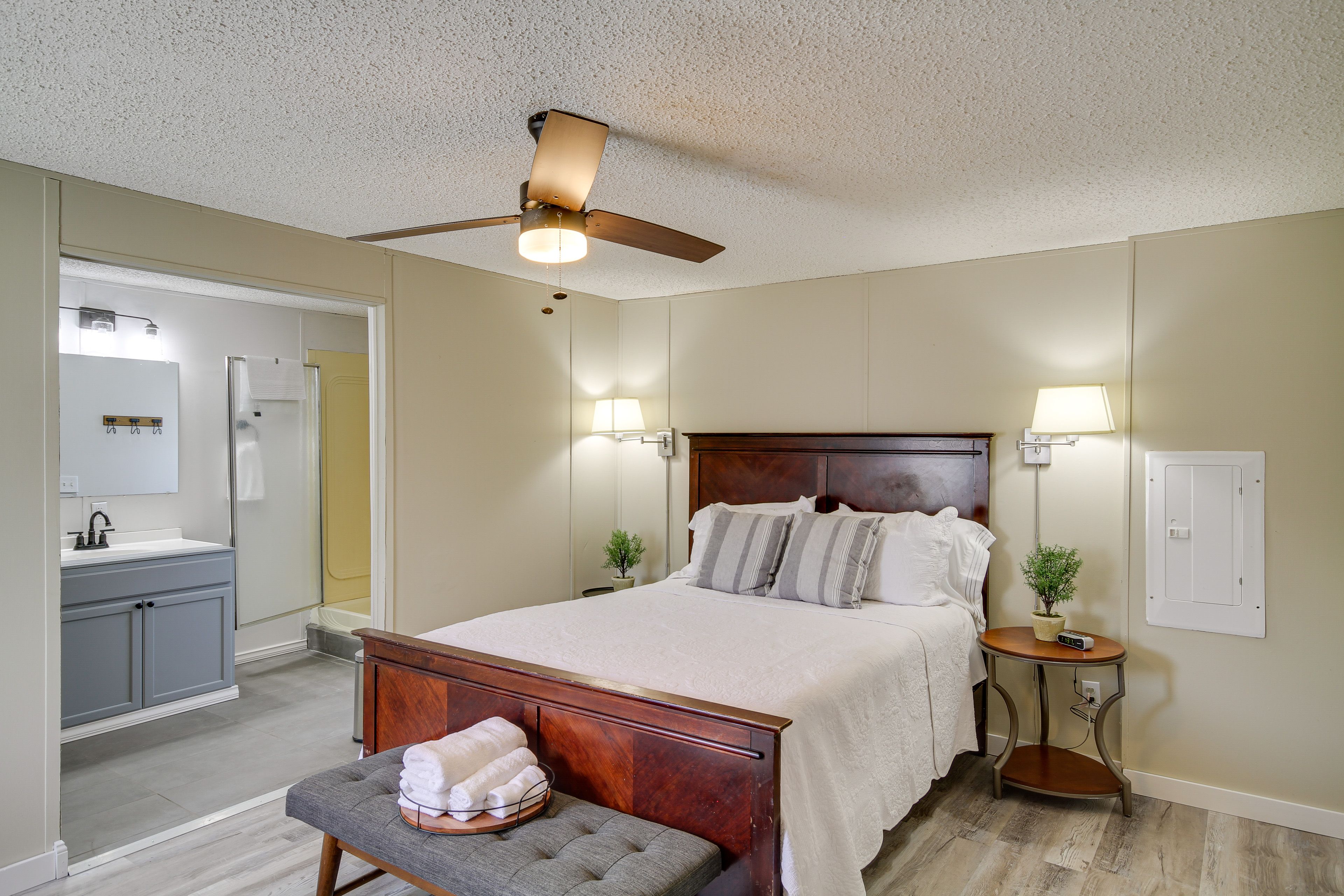 Bedroom 1 | Queen Bed | Linens Provided