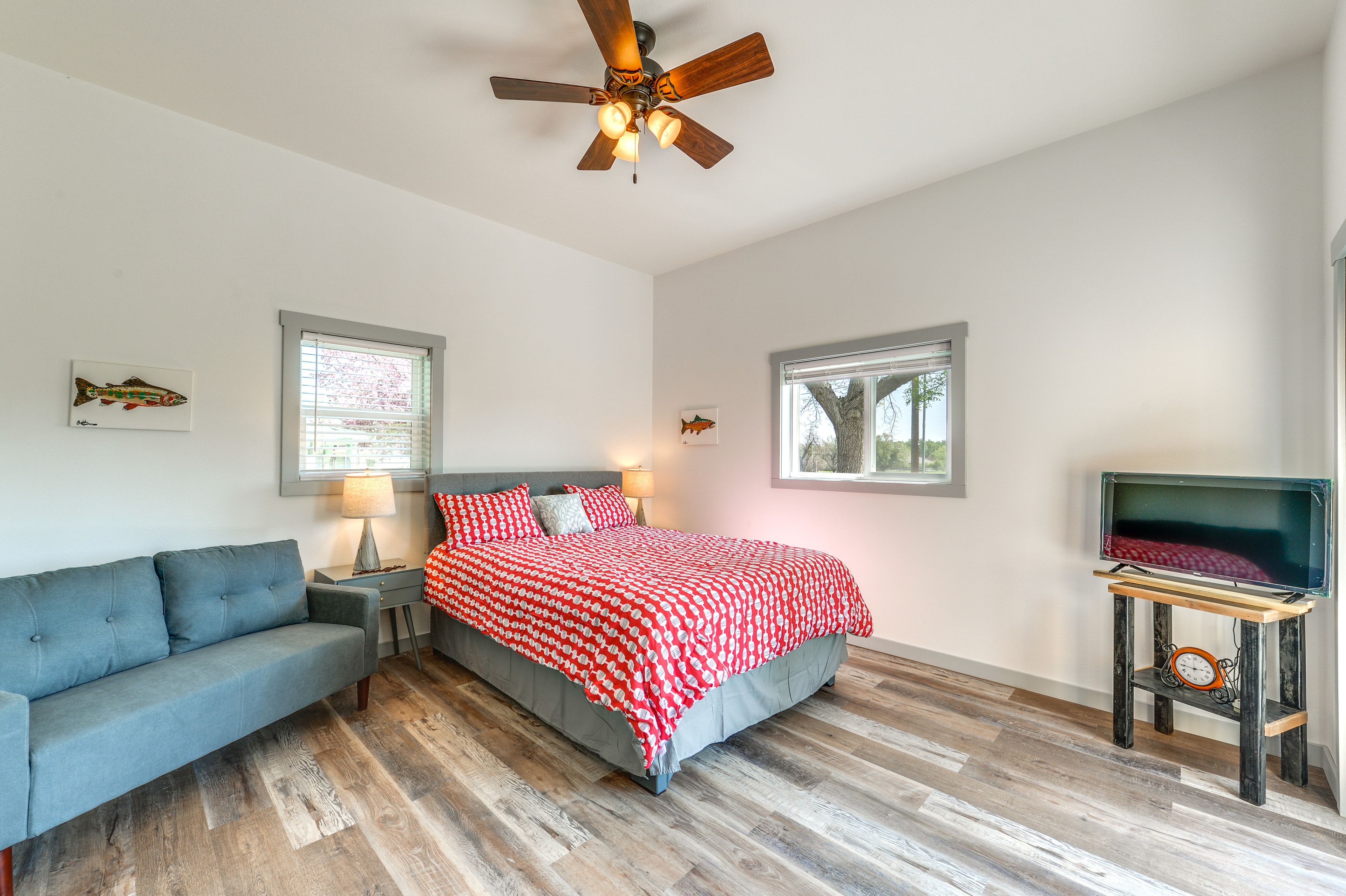 Bedroom 1 | Queen Bed | Linens Provided