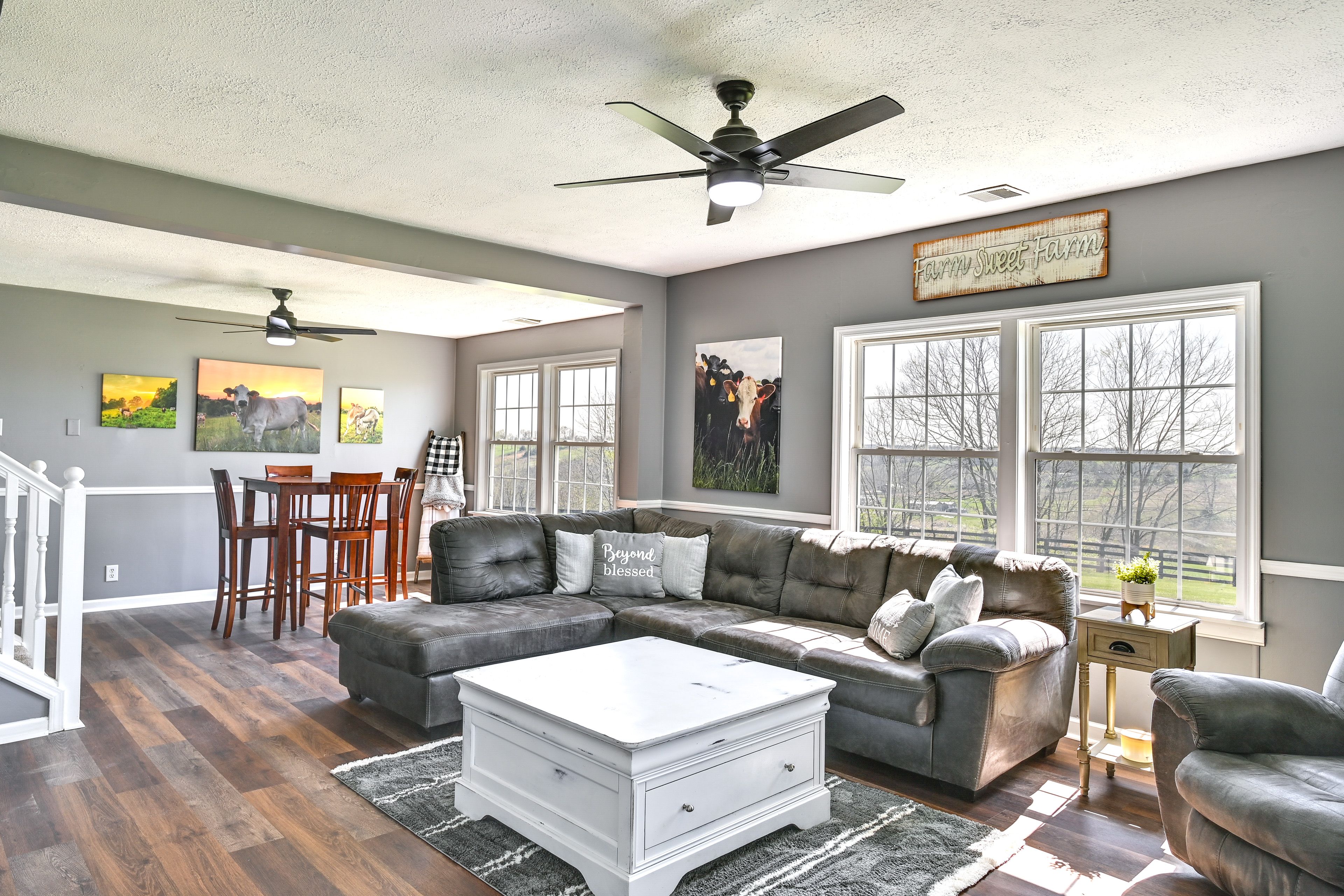 Living Room | Central Heating & A/C | Free WiFi