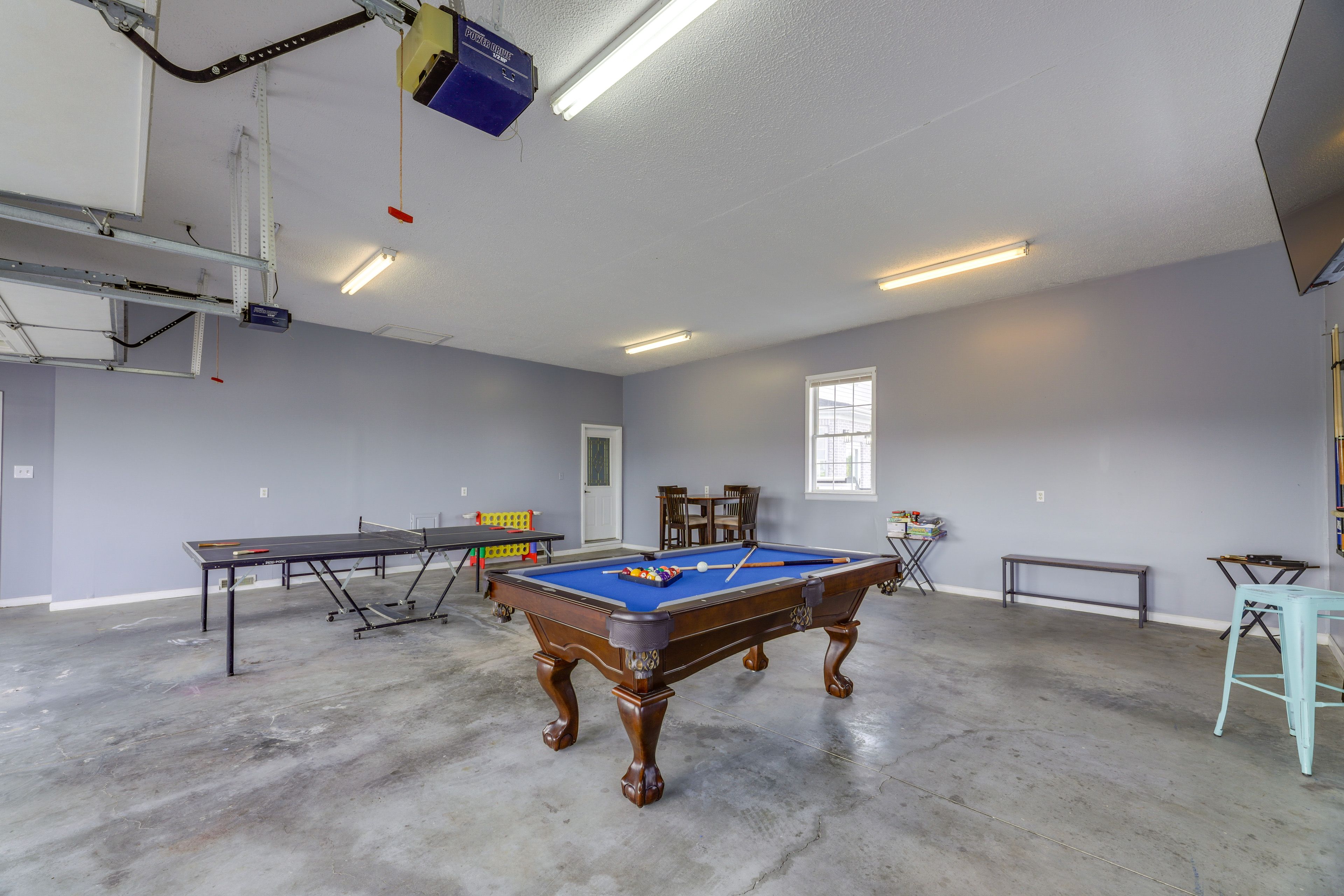 Garage Game Room | Pool Table | Ping-Pong Table