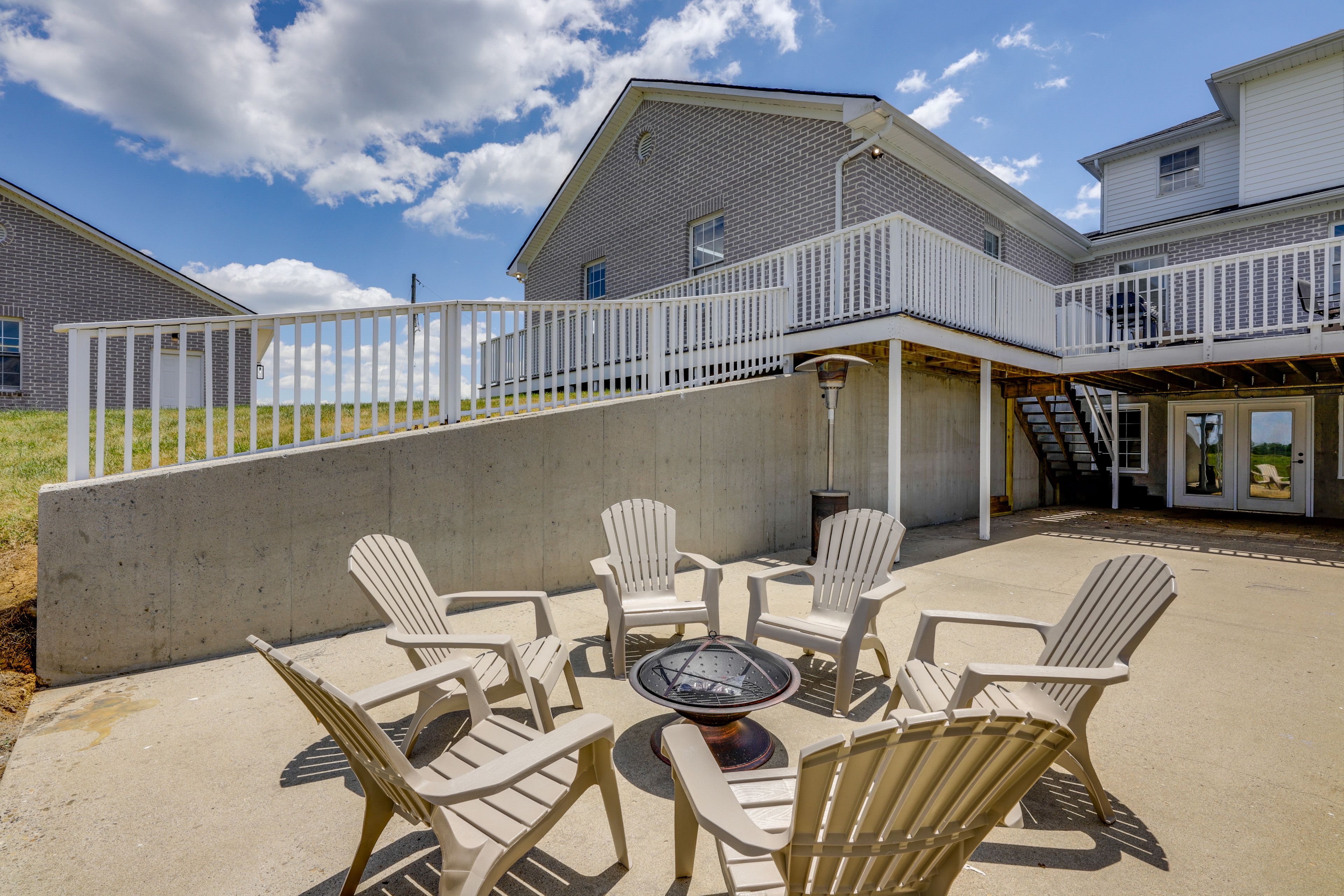 Fire Pit | Outdoor Seating