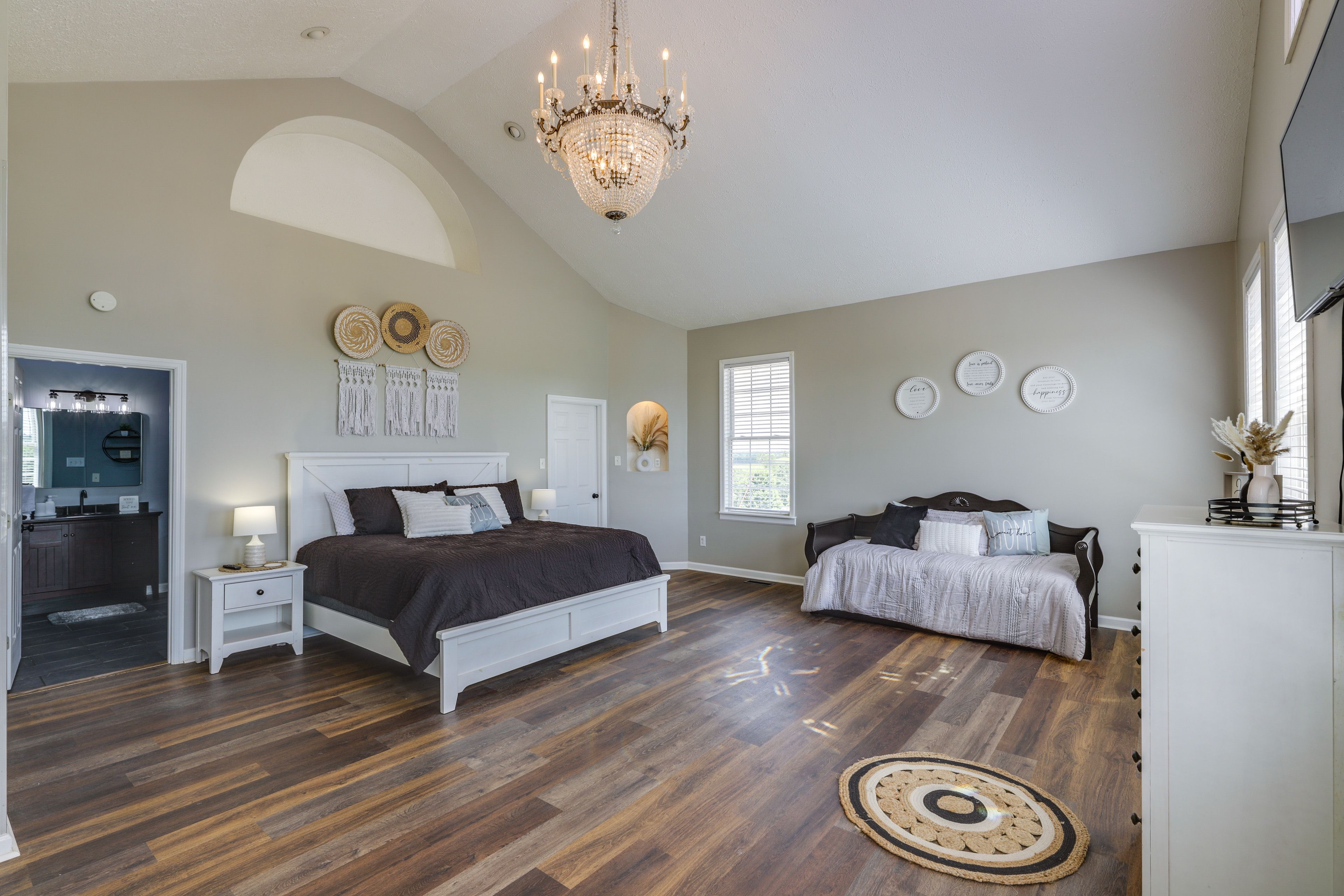 Bedroom 1 | King Bed | Twin Daybed w/ Twin Trundle | 1st Floor