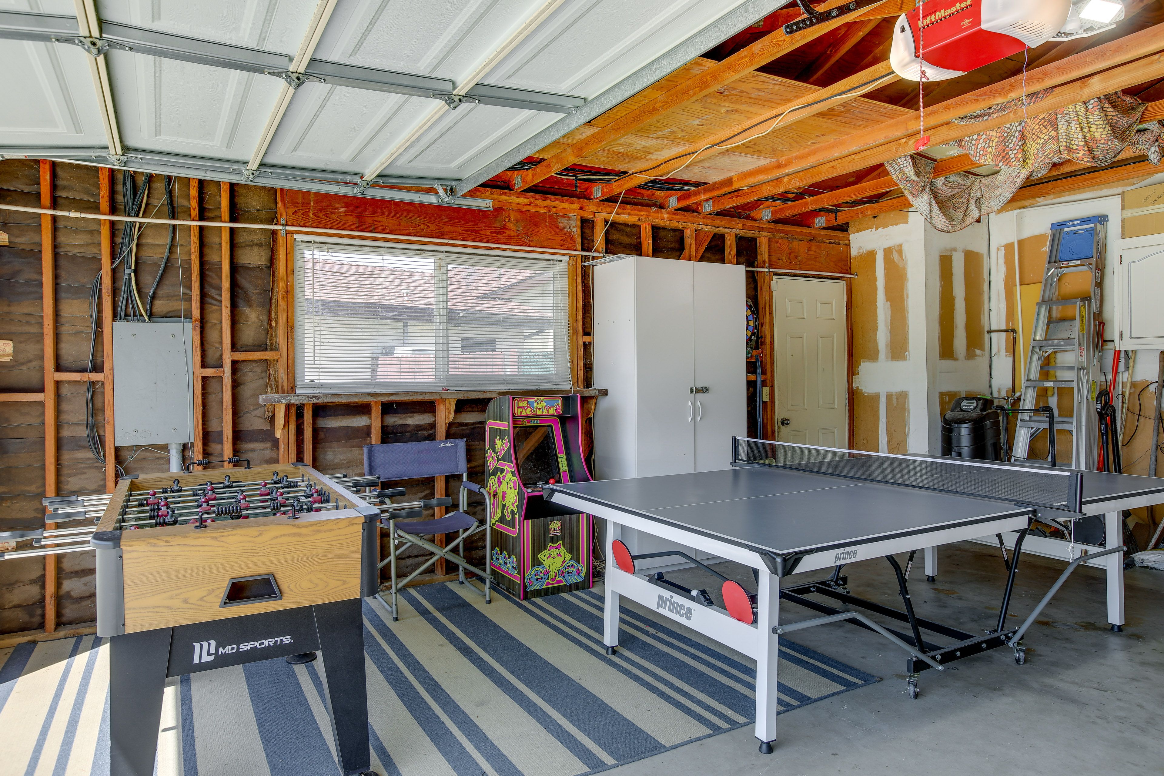 Garage | Foosball Table | Ping Pong Table | Laundry | Detergent Provided