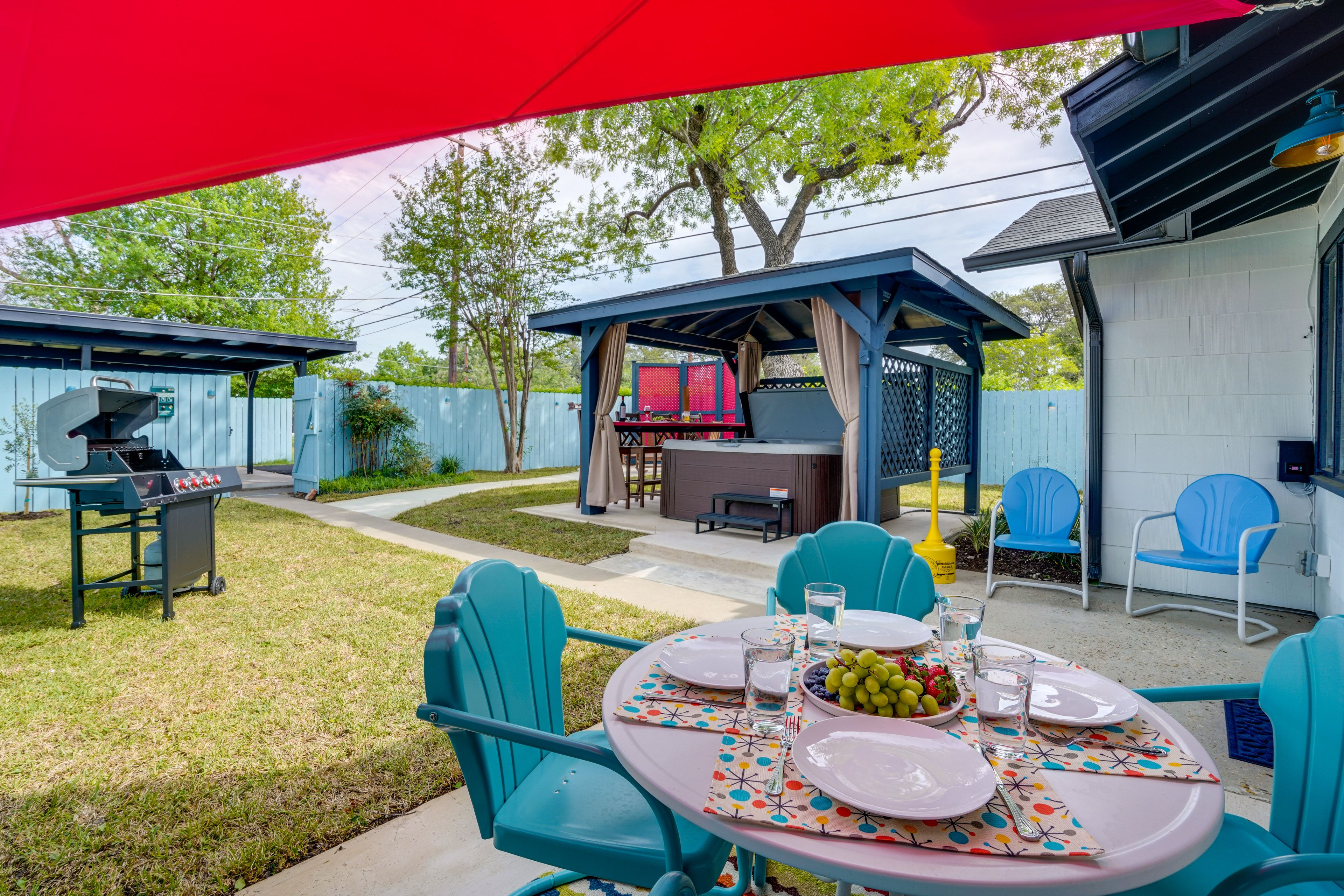 Backyard | Outdoor Seating Areas