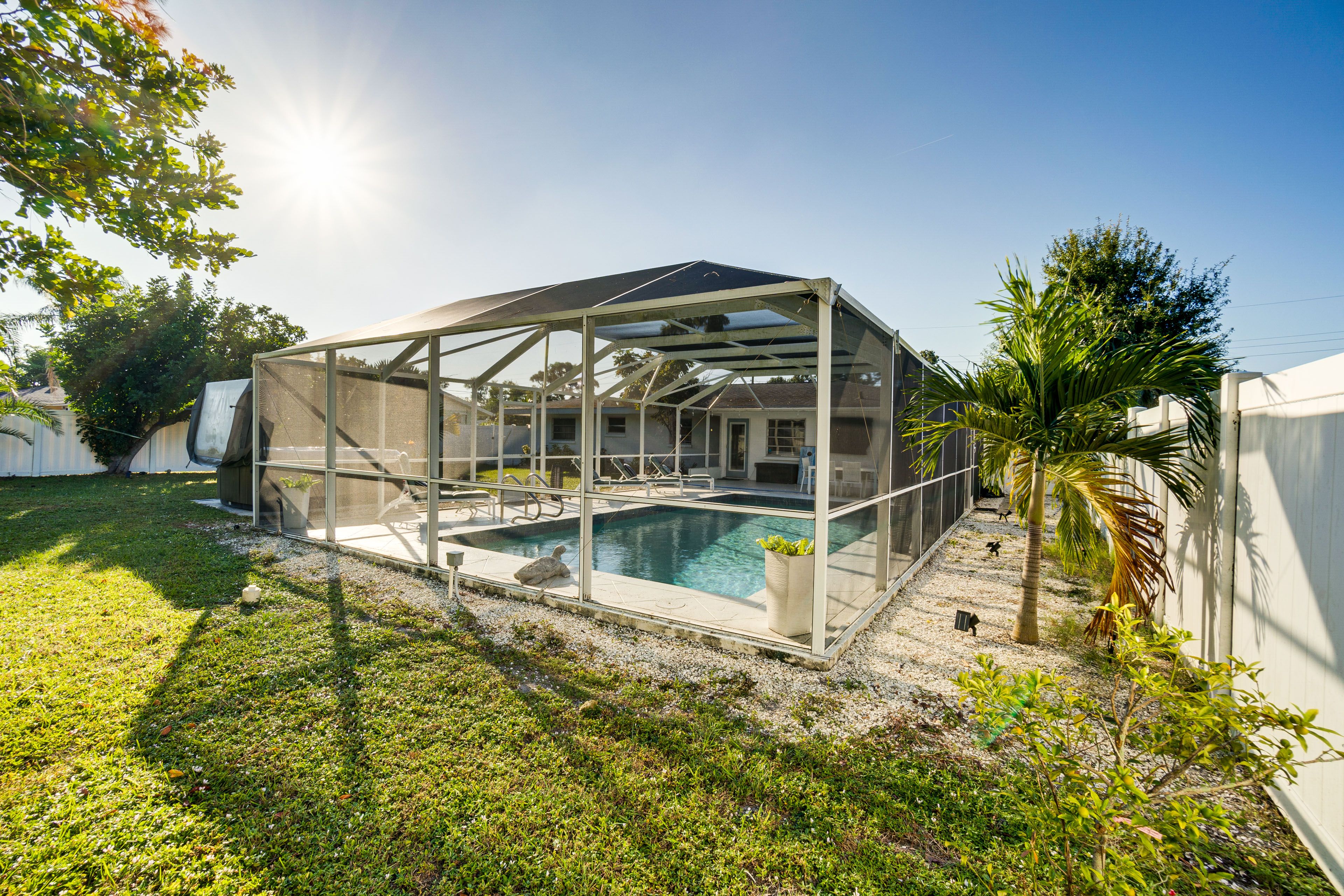 Private Yard | Cornhole