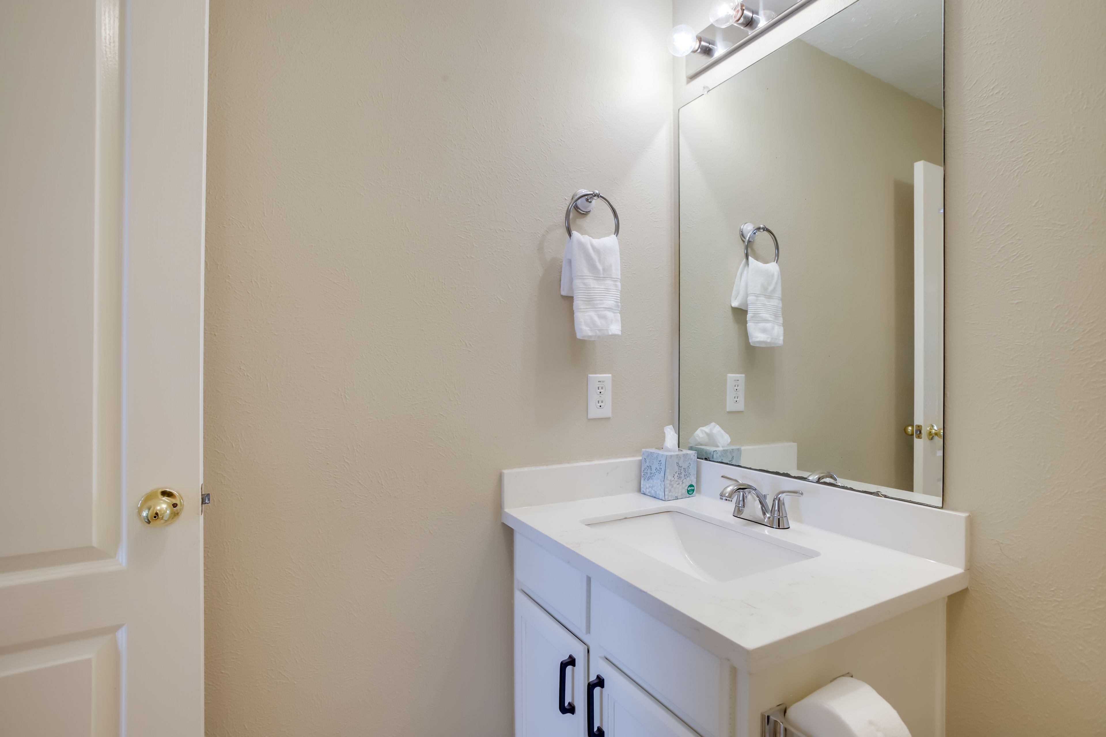 Full Bathroom | Hair Dryer