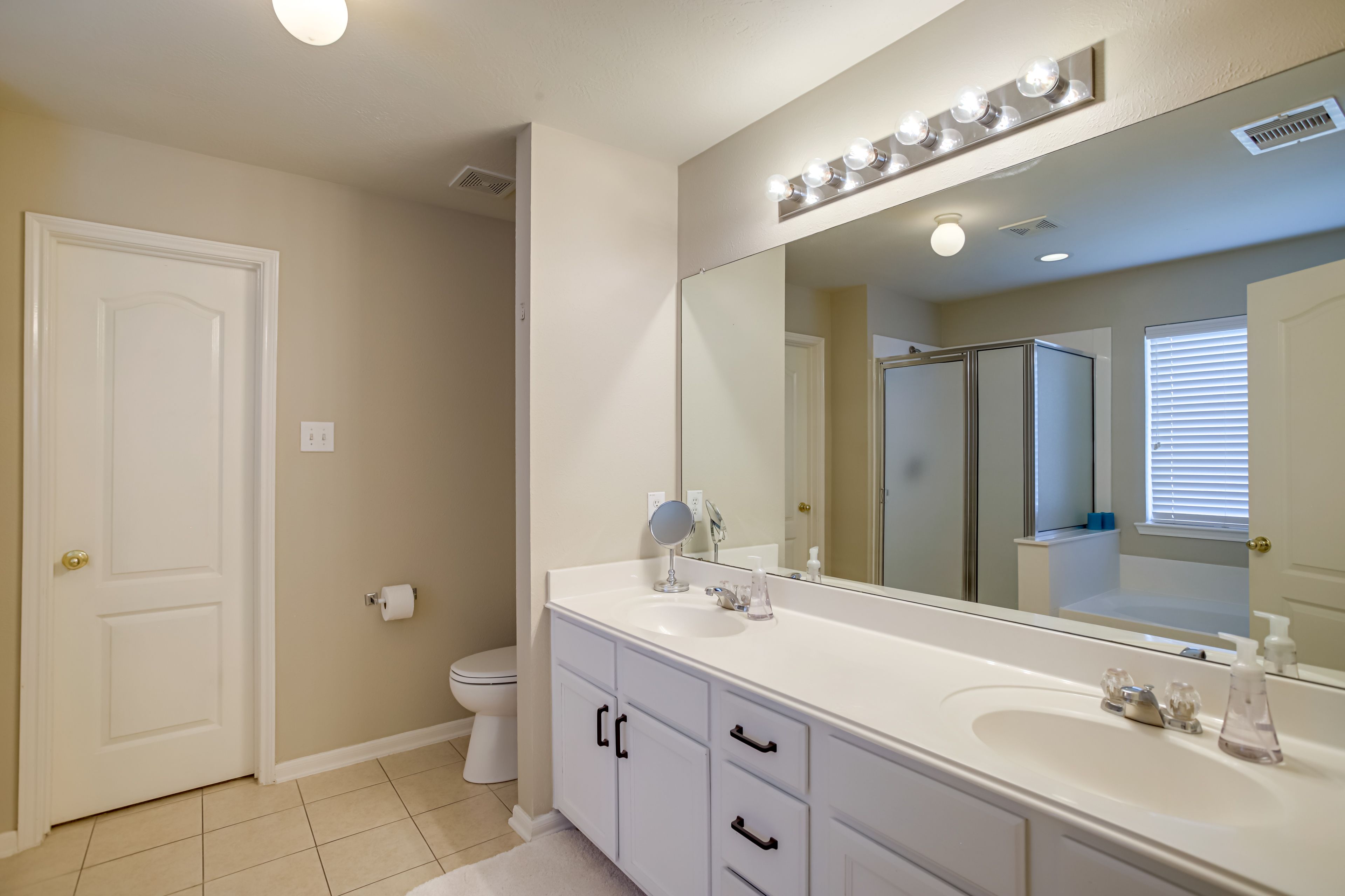 En-Suite Bathroom | Complimentary Toiletries