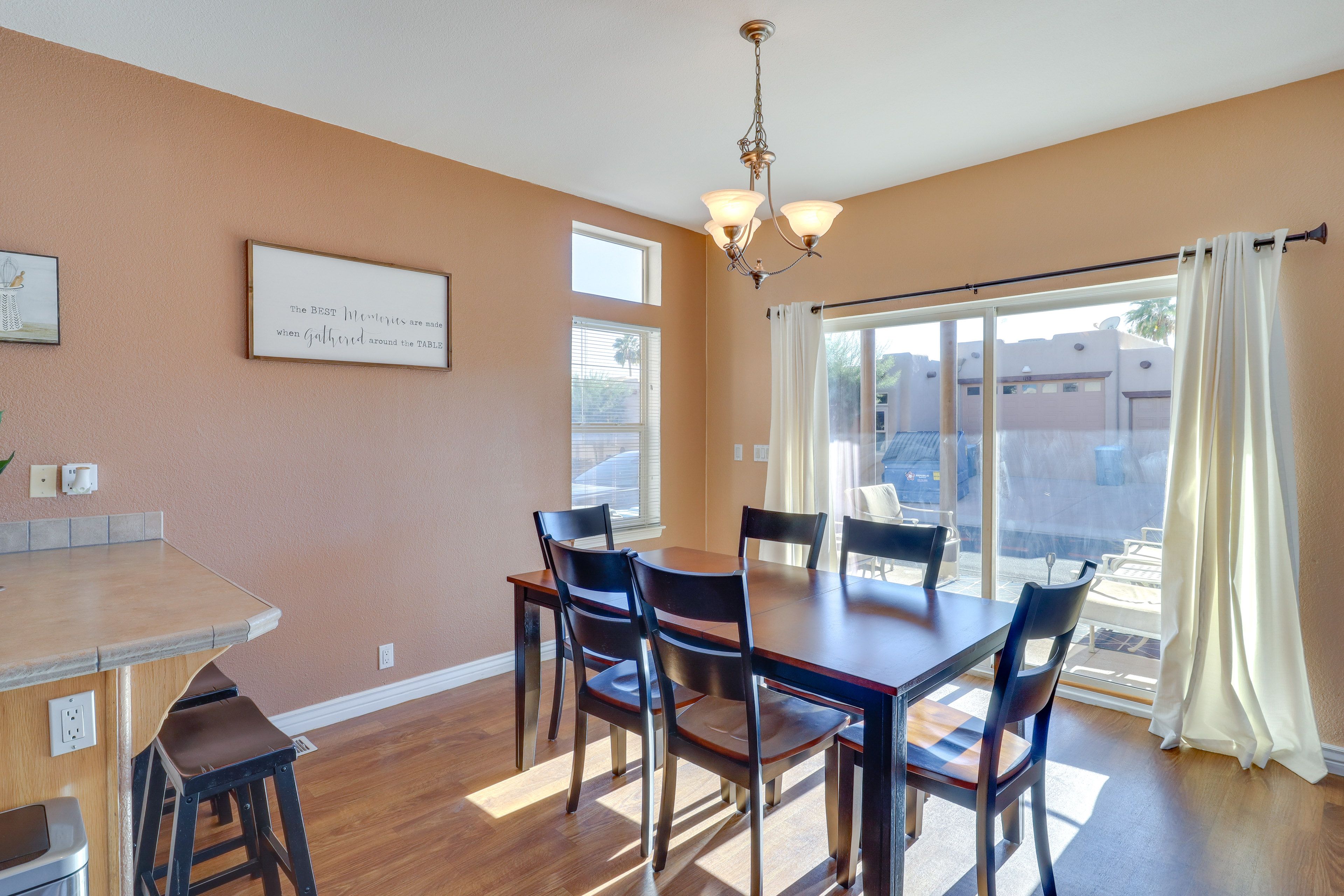 Dining Area | Dishware & Flatware Provided