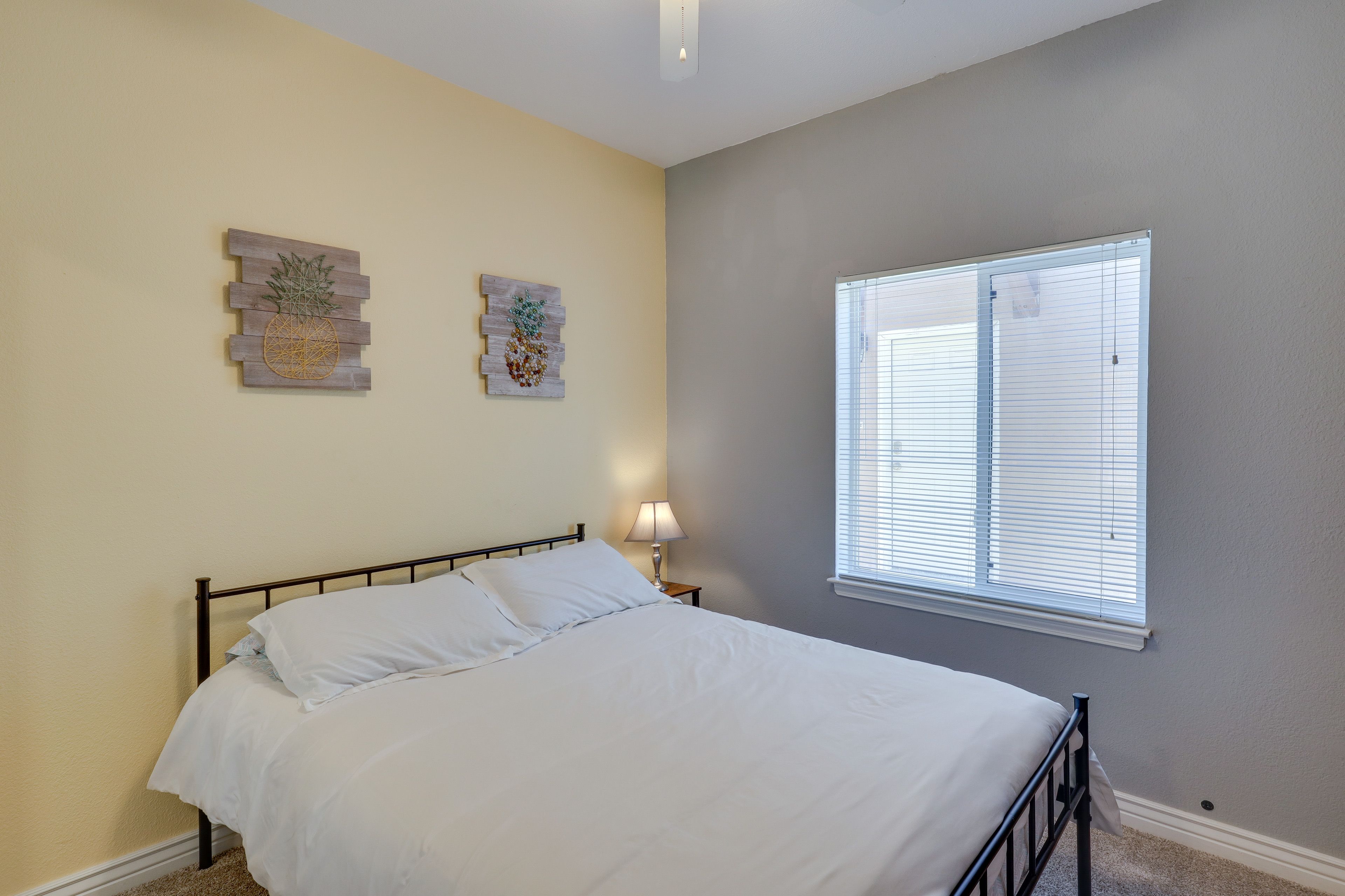 Bedroom 2 | Queen Bed