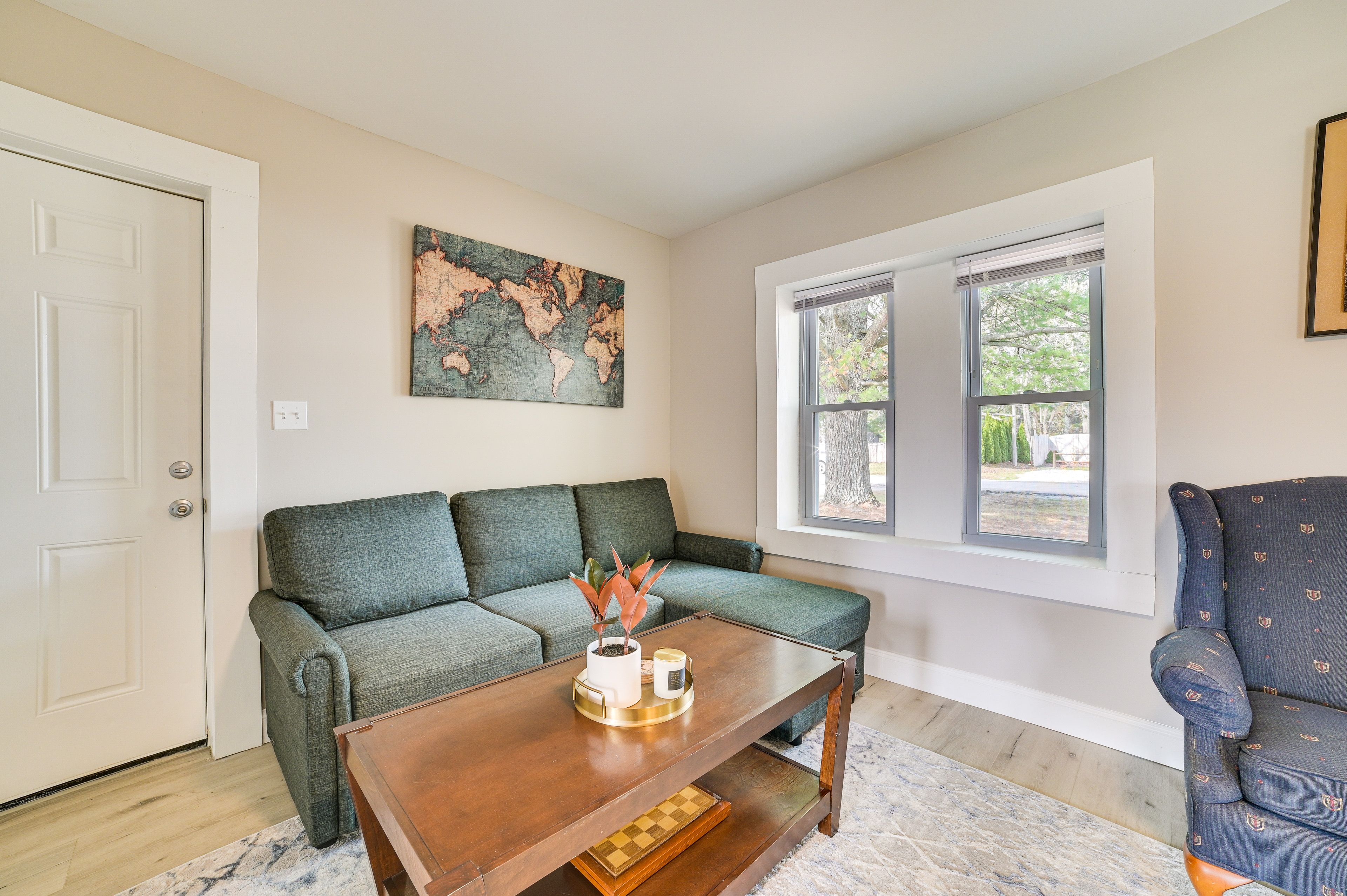Living Room | Sleeper Sofa | Smart TV | Ceiling Fan