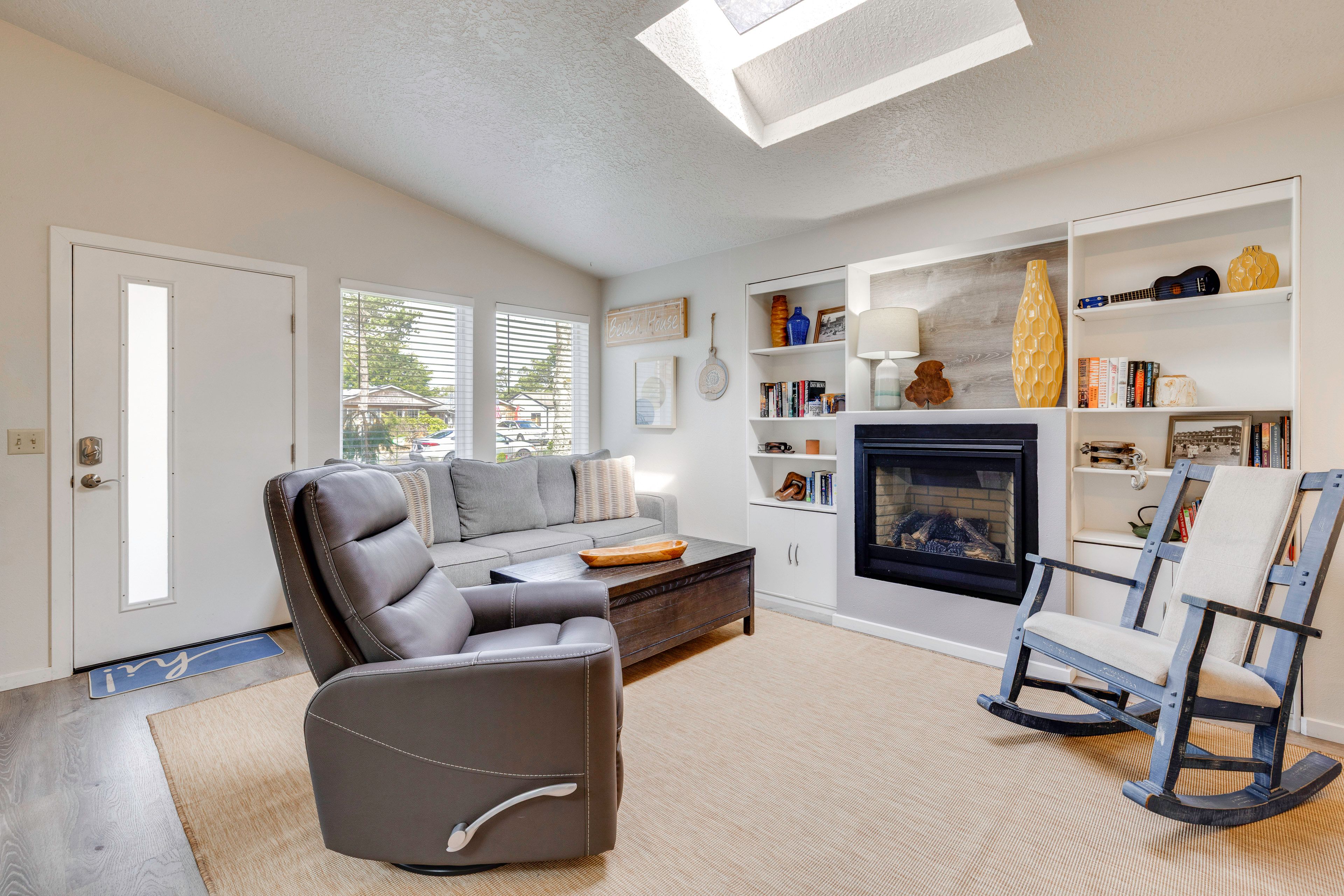 Seaside Vacation Rental | 2BR | 2BA | 850 Sq Ft | Stairs Required to Enter