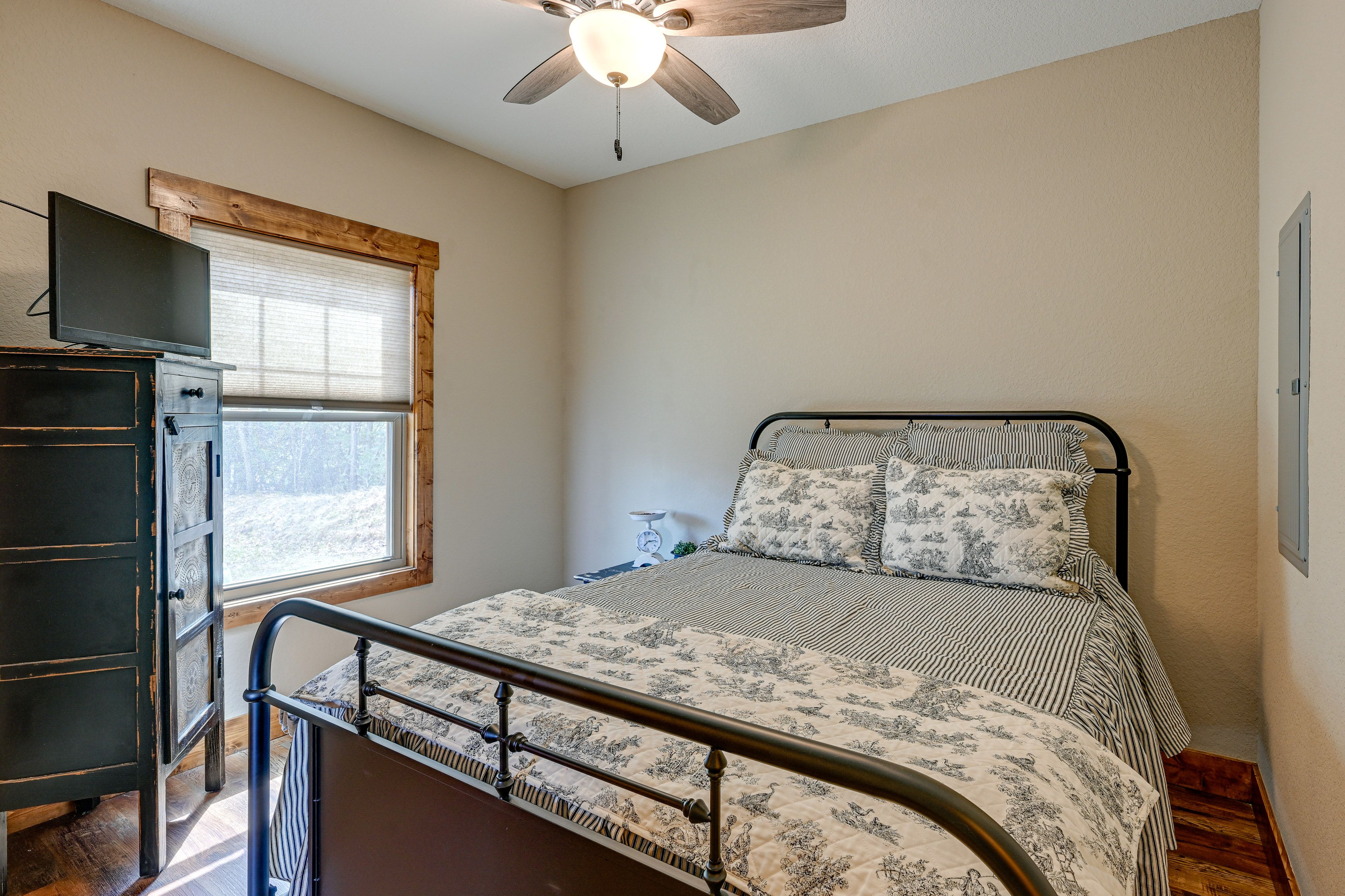 Bedroom 1 | Queen Bed | 1st Floor | Linens Provided | En-Suite Bathroom