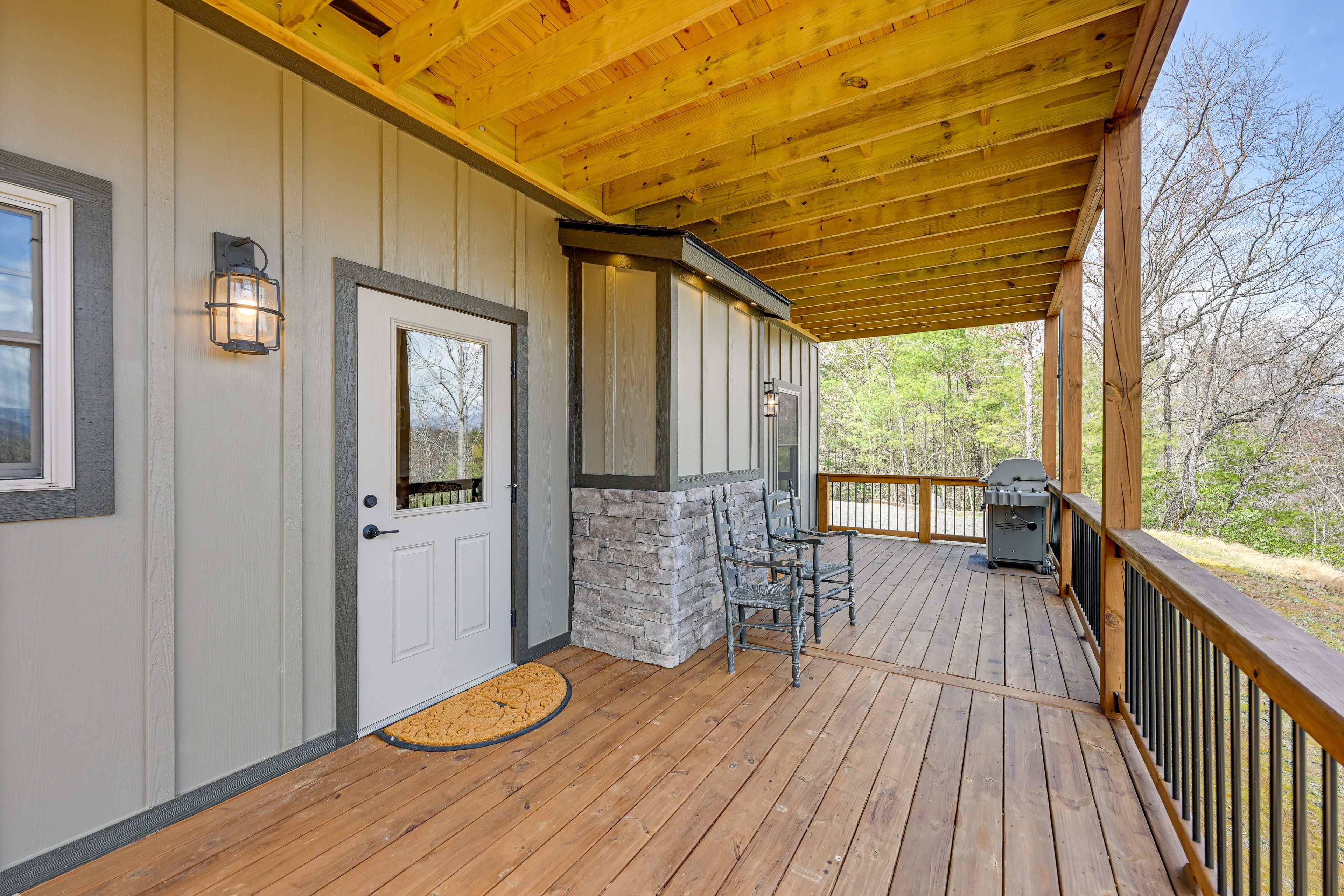 Deck | 1st Floor | Gas Grill