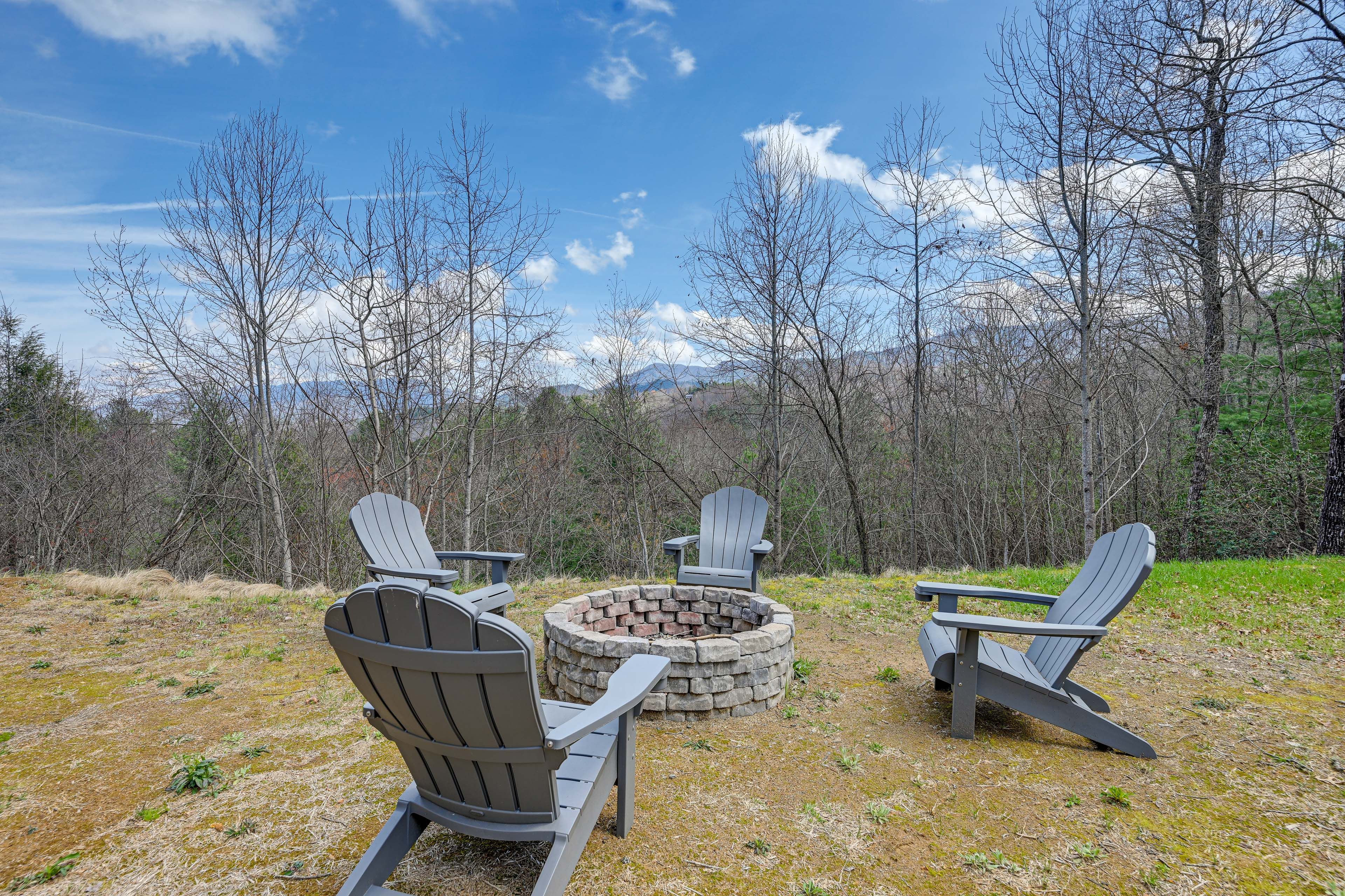 Private Yard | Fire Pit | Hiking Trail Access On-Site