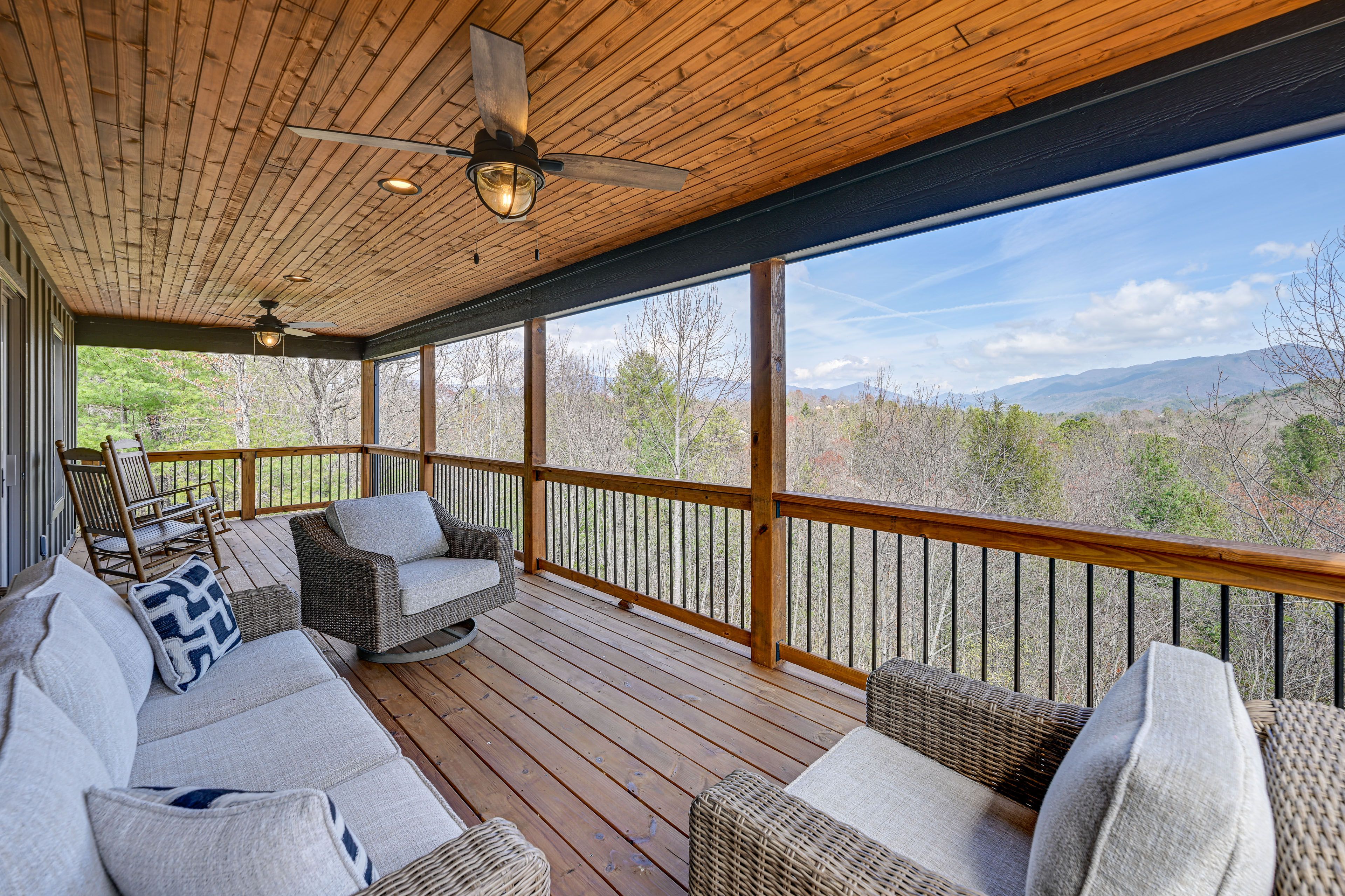 Andrews Vacation Rental | 2BR | 2.5BA | 1,550 Sq Ft | Stairs Required to Access