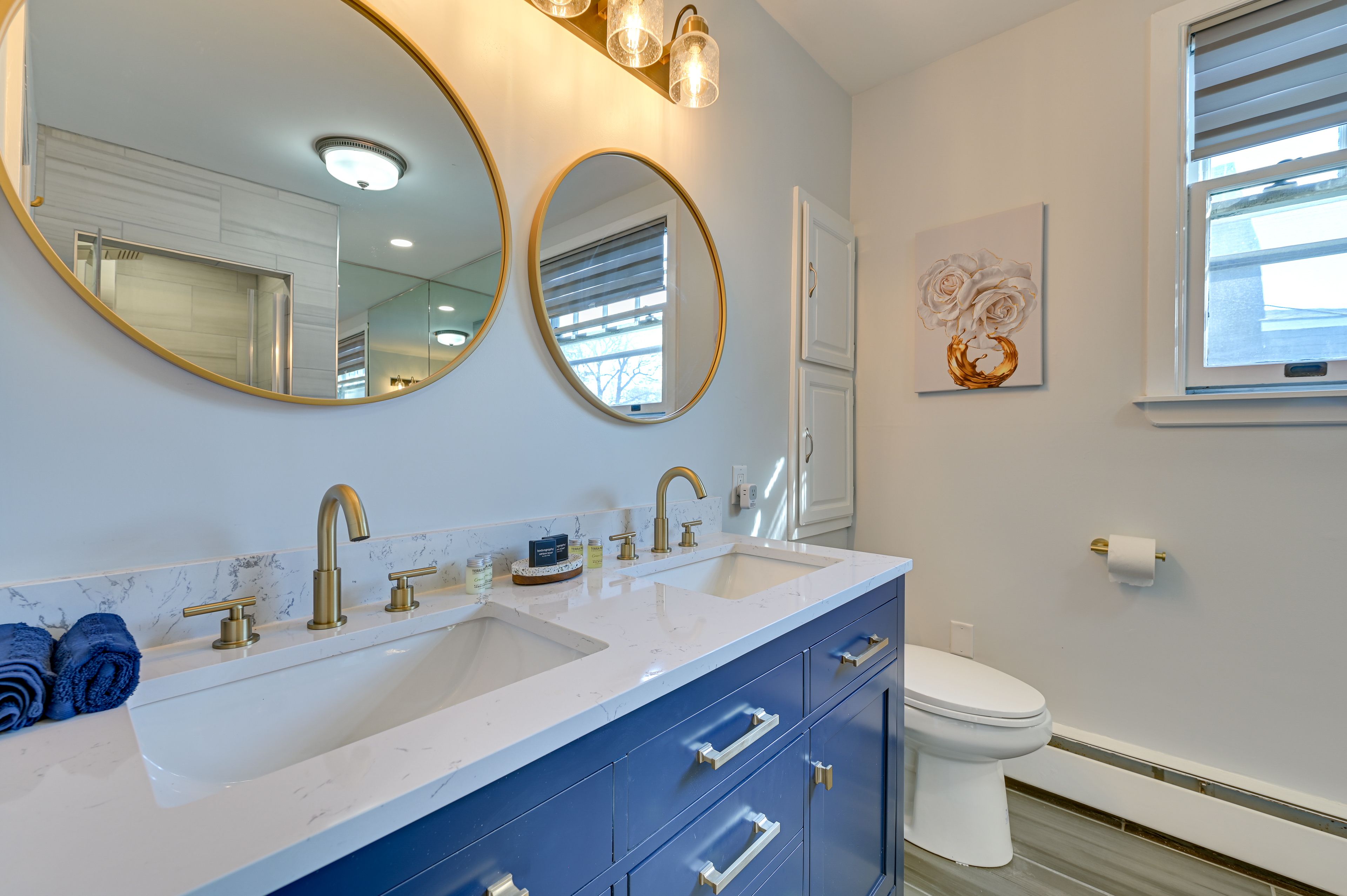 Full Bathroom | Complimentary Toiletries | Double Sink | Soaker Tub