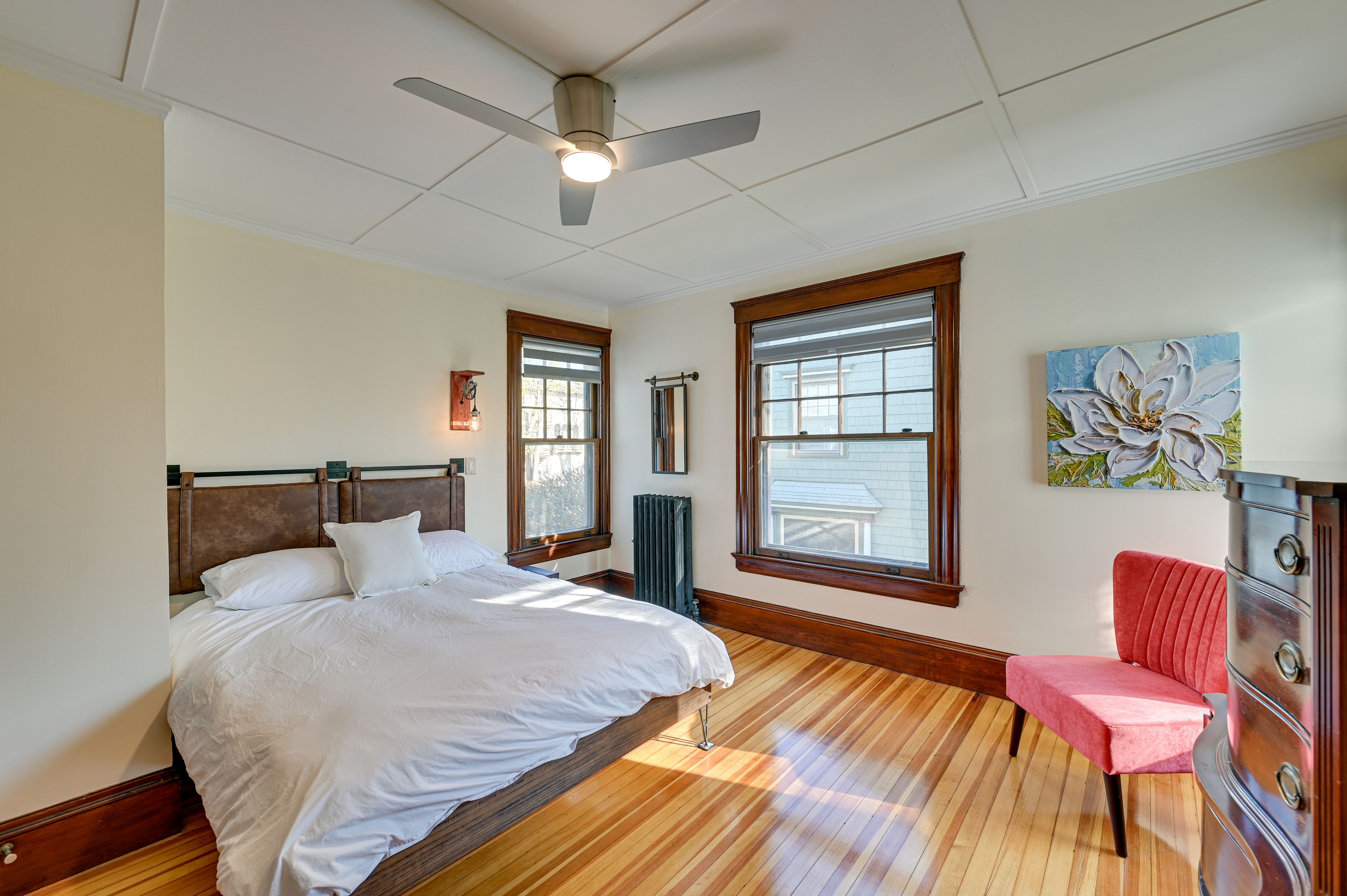 Bedroom 4 | Queen Bed | Workspace