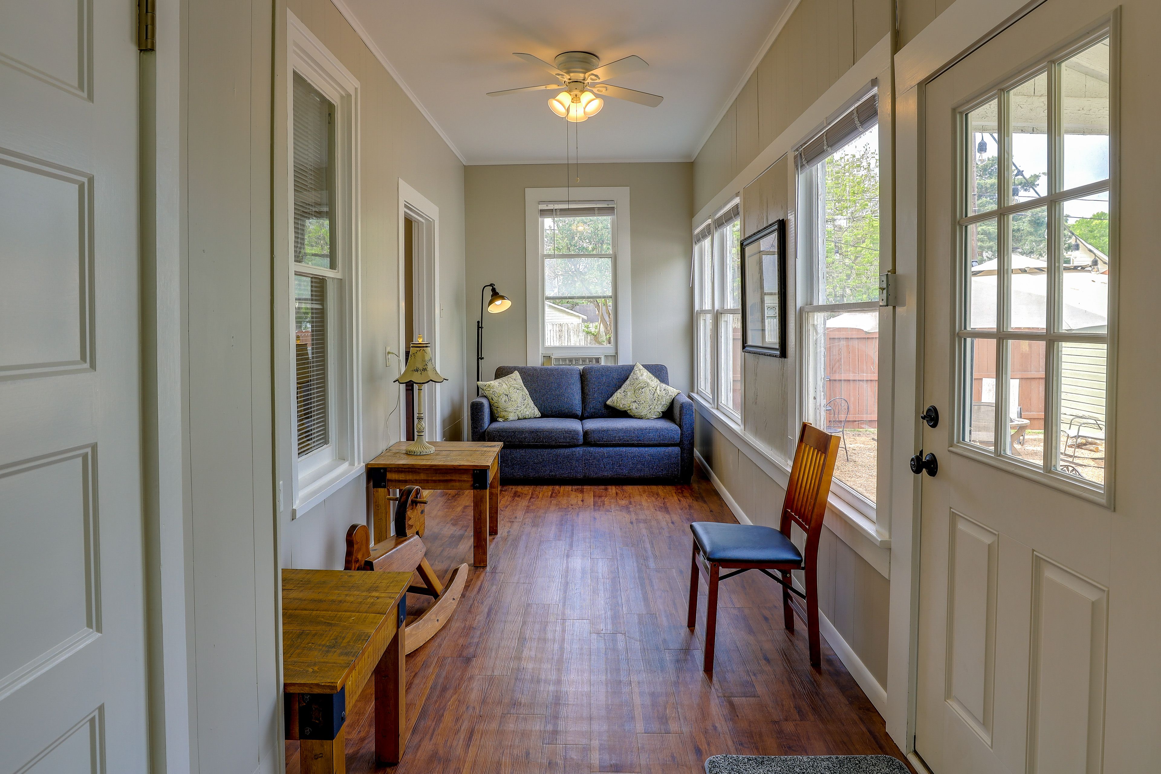 Sitting Room | Queen Sleeper Sofa