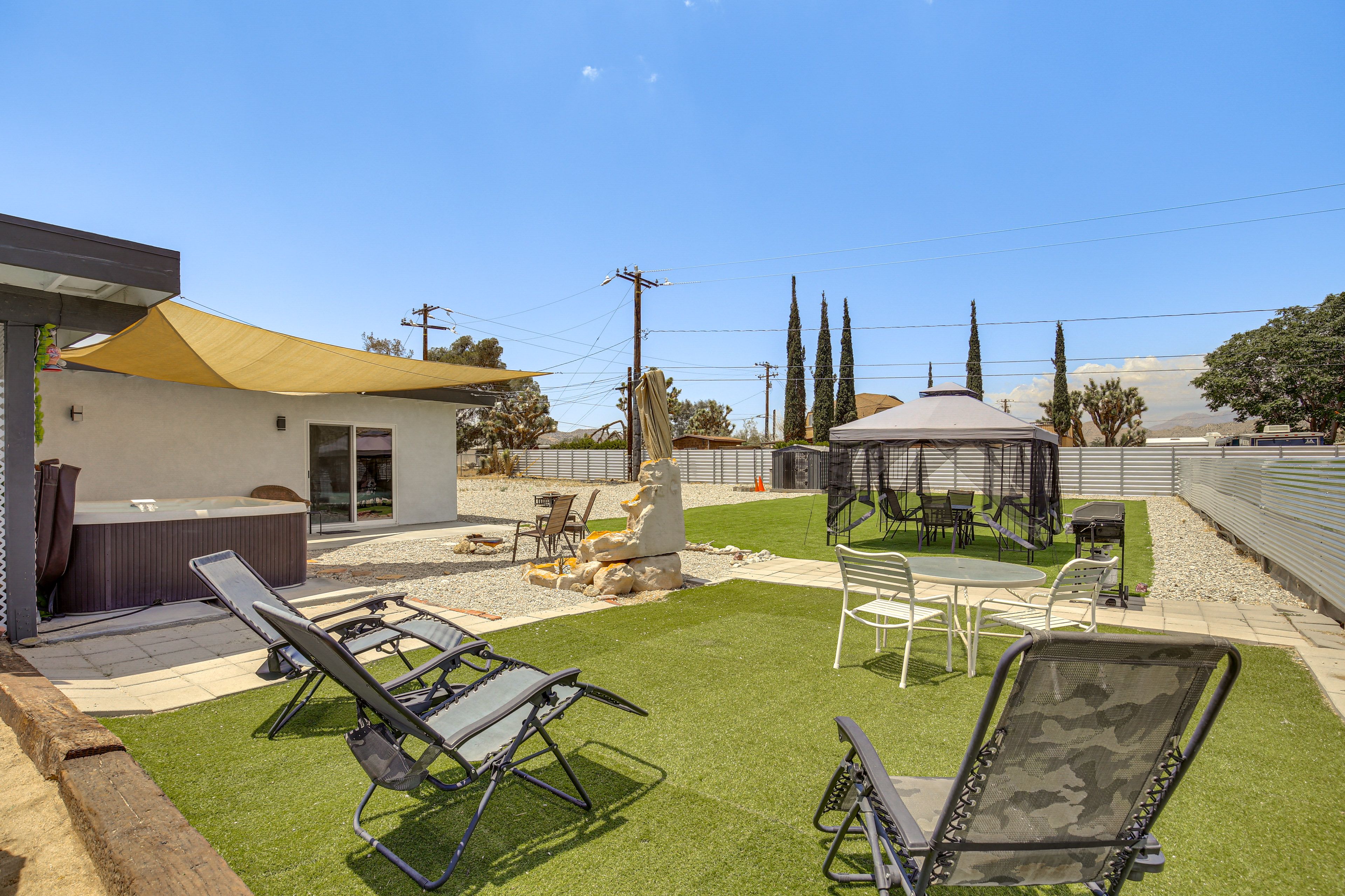 Yucca Valley Vacation Rental | 2BR | 2BA | 1,100 Sq Ft | Step-Free Access