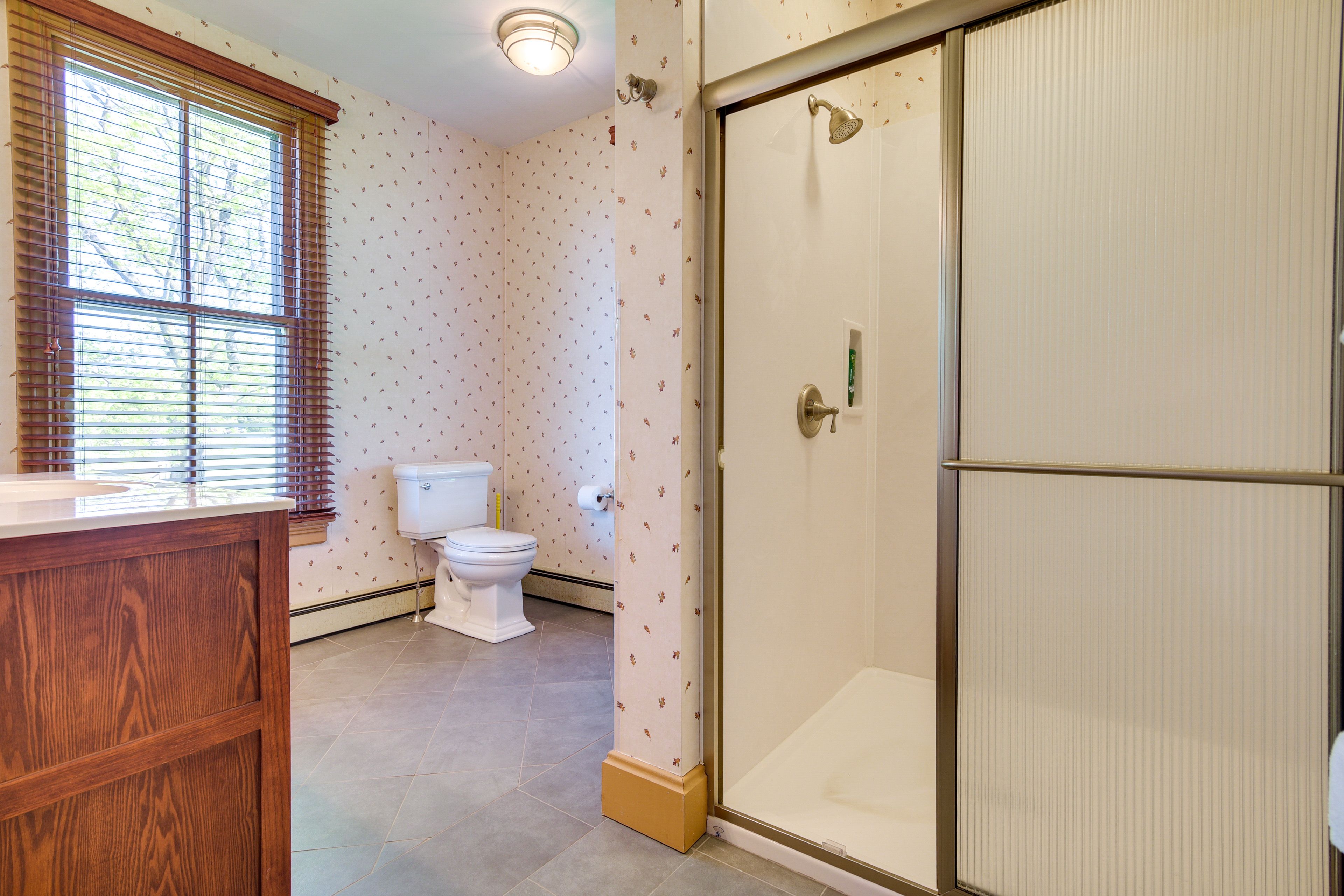 Full Bathroom | Hair Dryer