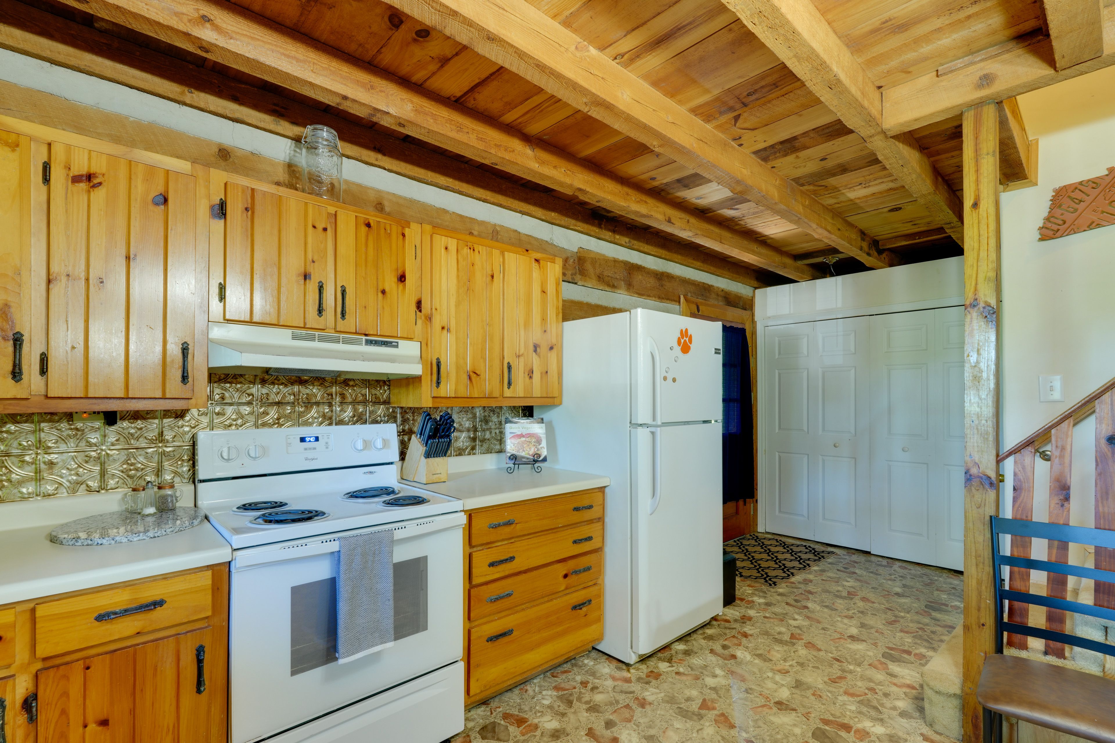 Kitchen | Cooking Basics | Coffee Maker | Paper Towels/Trash Bags Provided