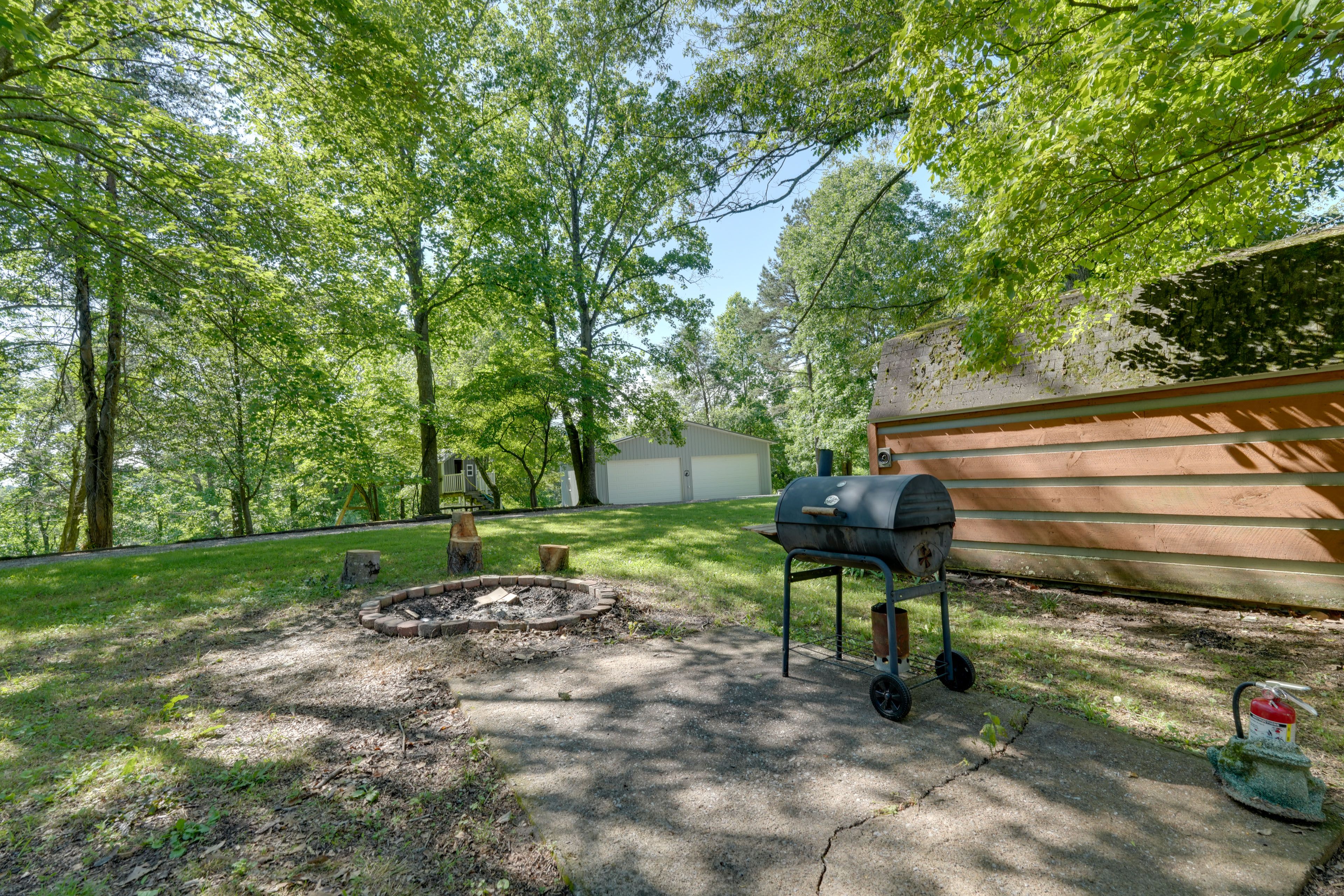 Back Patio | Charcoal Grill | Fire Pit