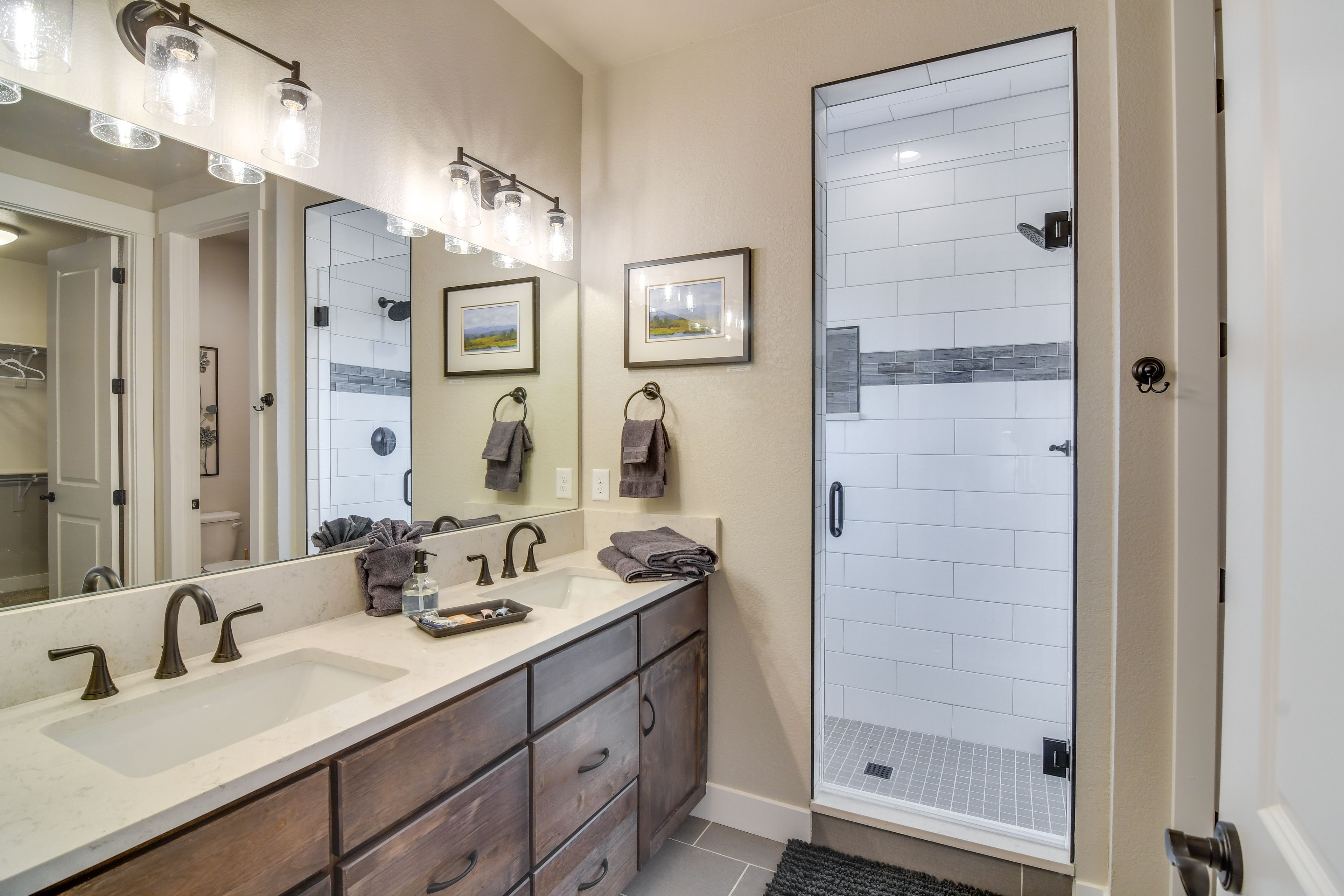 En-Suite Bathroom | Towels Provided